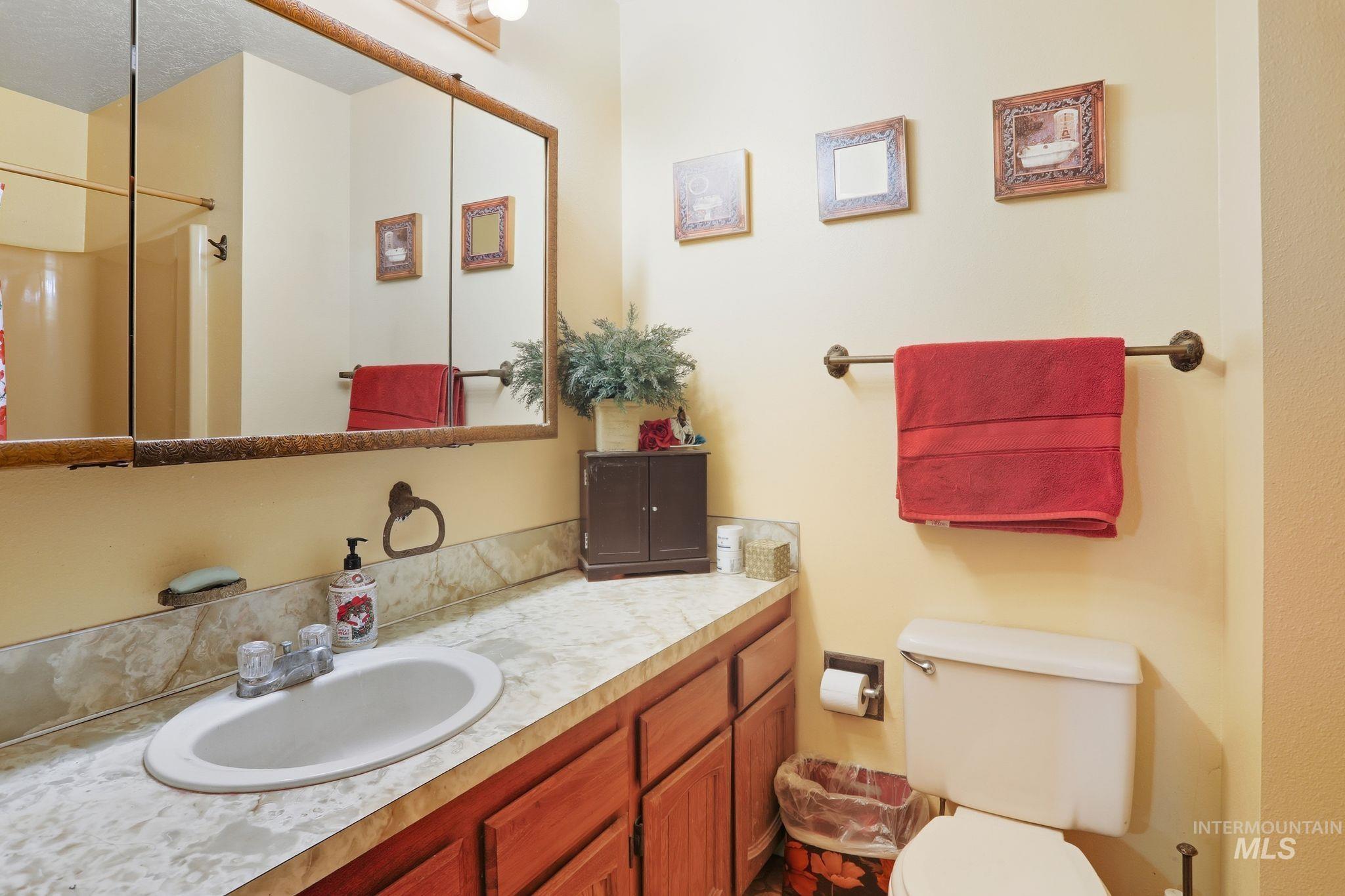 3081 E 3400 N, Twin Falls, Idaho 83301, 5 Bedrooms, 2.5 Bathrooms, Residential For Sale, Price $475,000,MLS 98972138