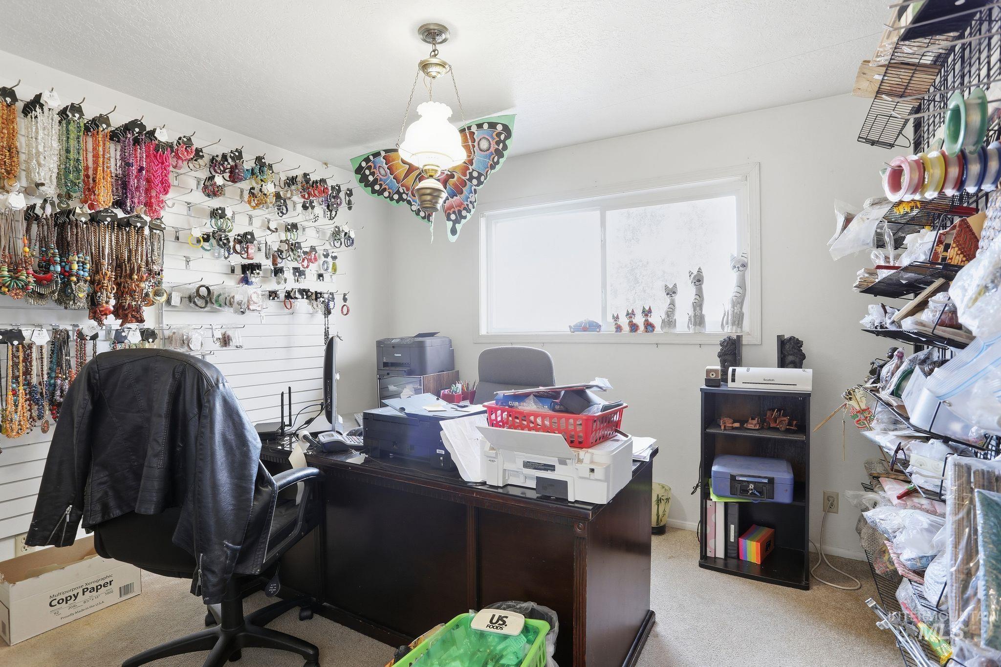 3081 E 3400 N, Twin Falls, Idaho 83301, 5 Bedrooms, 2.5 Bathrooms, Residential For Sale, Price $475,000,MLS 98972138