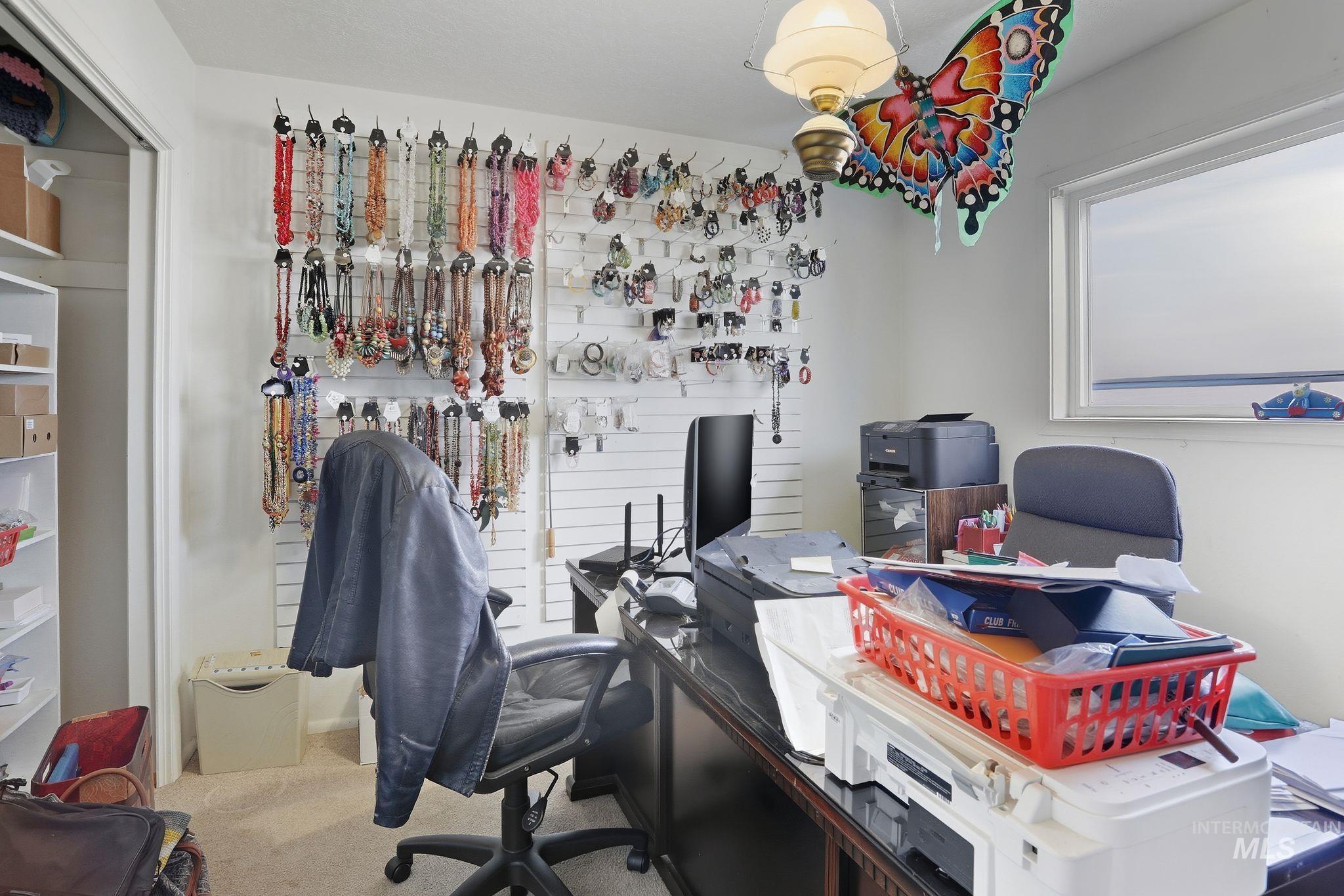 3081 E 3400 N, Twin Falls, Idaho 83301, 5 Bedrooms, 2.5 Bathrooms, Residential For Sale, Price $475,000,MLS 98972138