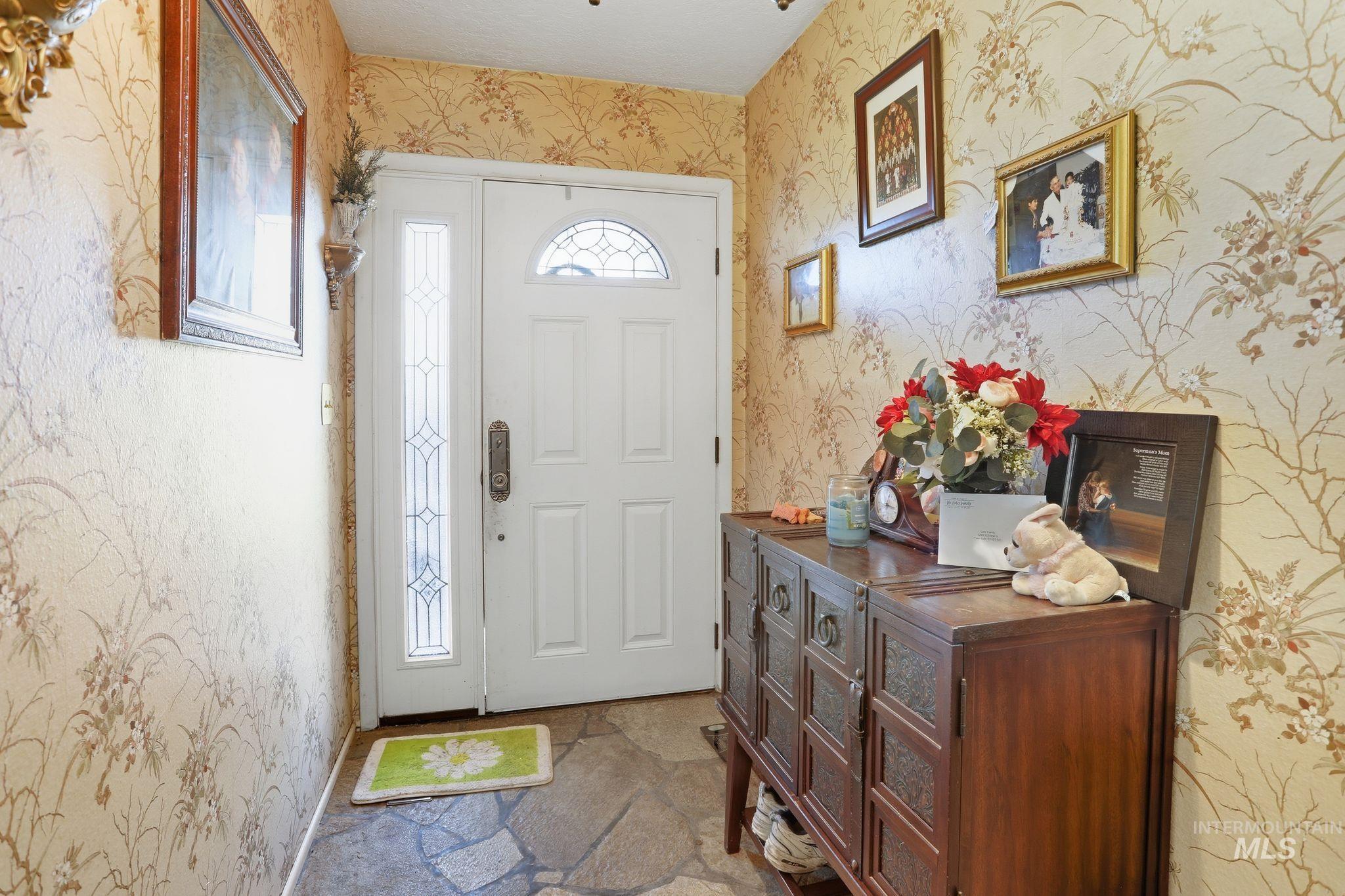 3081 E 3400 N, Twin Falls, Idaho 83301, 5 Bedrooms, 2.5 Bathrooms, Residential For Sale, Price $475,000,MLS 98972138