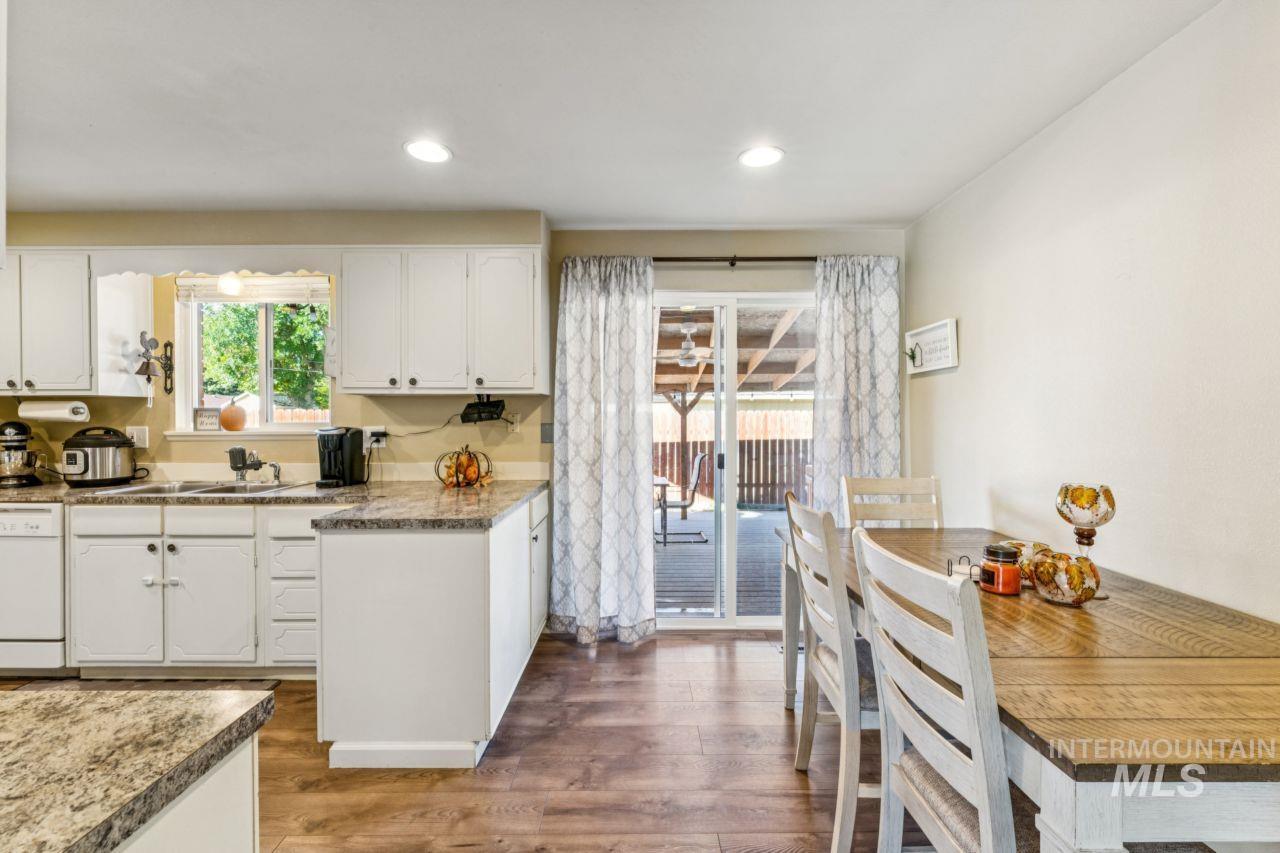 1511 N Indiana Ave, Caldwell, Idaho 83605, 3 Bedrooms, 2 Bathrooms, Residential For Sale, Price $360,000,MLS 98972140