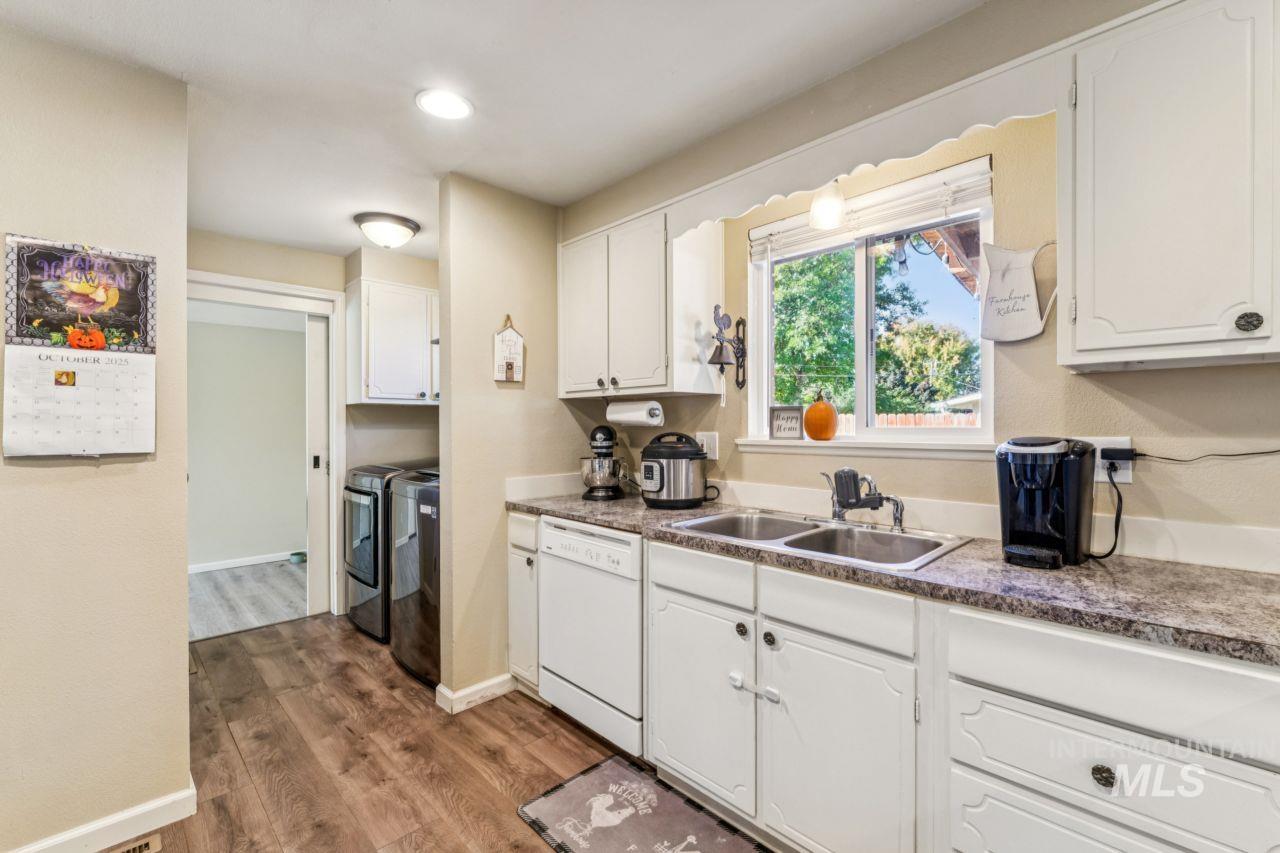 1511 N Indiana Ave, Caldwell, Idaho 83605, 3 Bedrooms, 2 Bathrooms, Residential For Sale, Price $360,000,MLS 98972140