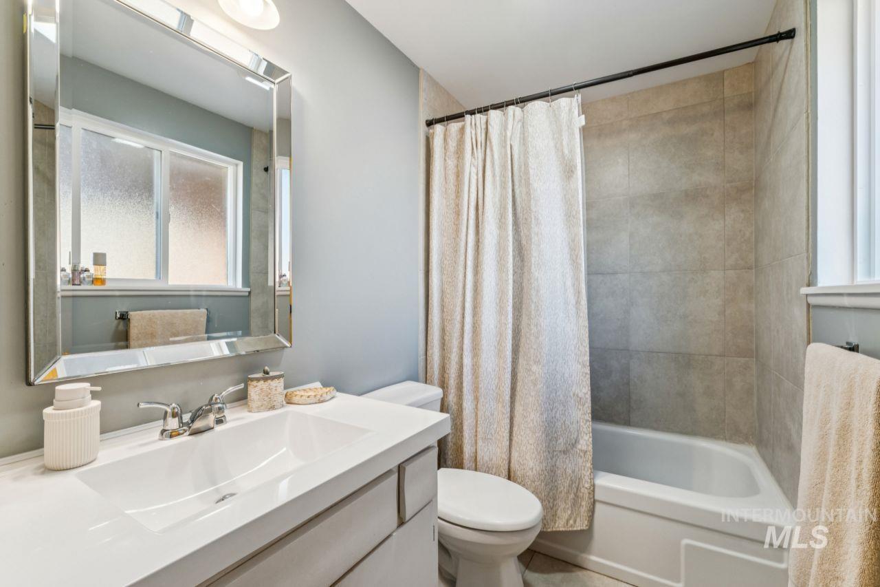 1511 N Indiana Ave, Caldwell, Idaho 83605, 3 Bedrooms, 2 Bathrooms, Residential For Sale, Price $360,000,MLS 98972140