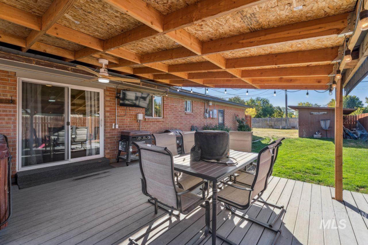 1511 N Indiana Ave, Caldwell, Idaho 83605, 3 Bedrooms, 2 Bathrooms, Residential For Sale, Price $360,000,MLS 98972140