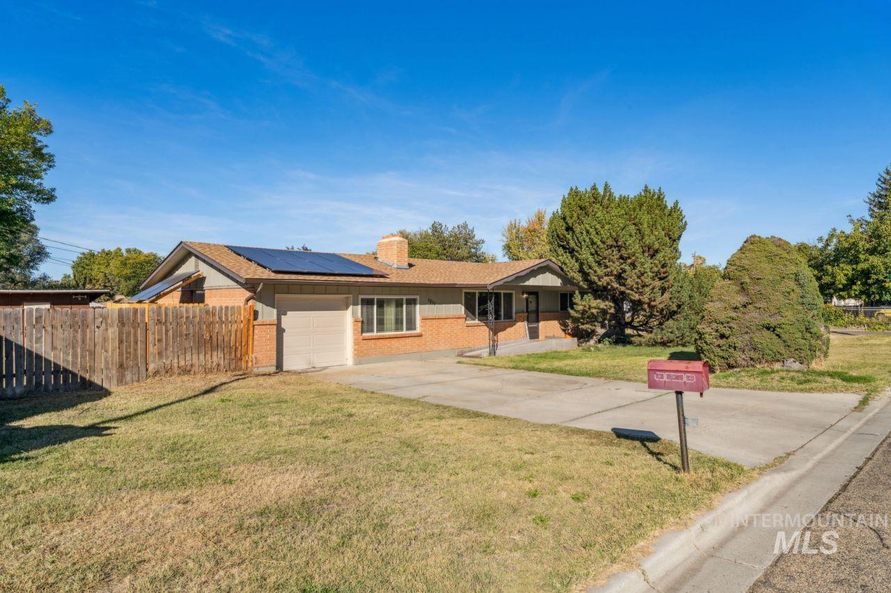 1511 N Indiana Ave, Caldwell, Idaho 83605, 3 Bedrooms, 2 Bathrooms, Residential For Sale, Price $360,000,MLS 98972140