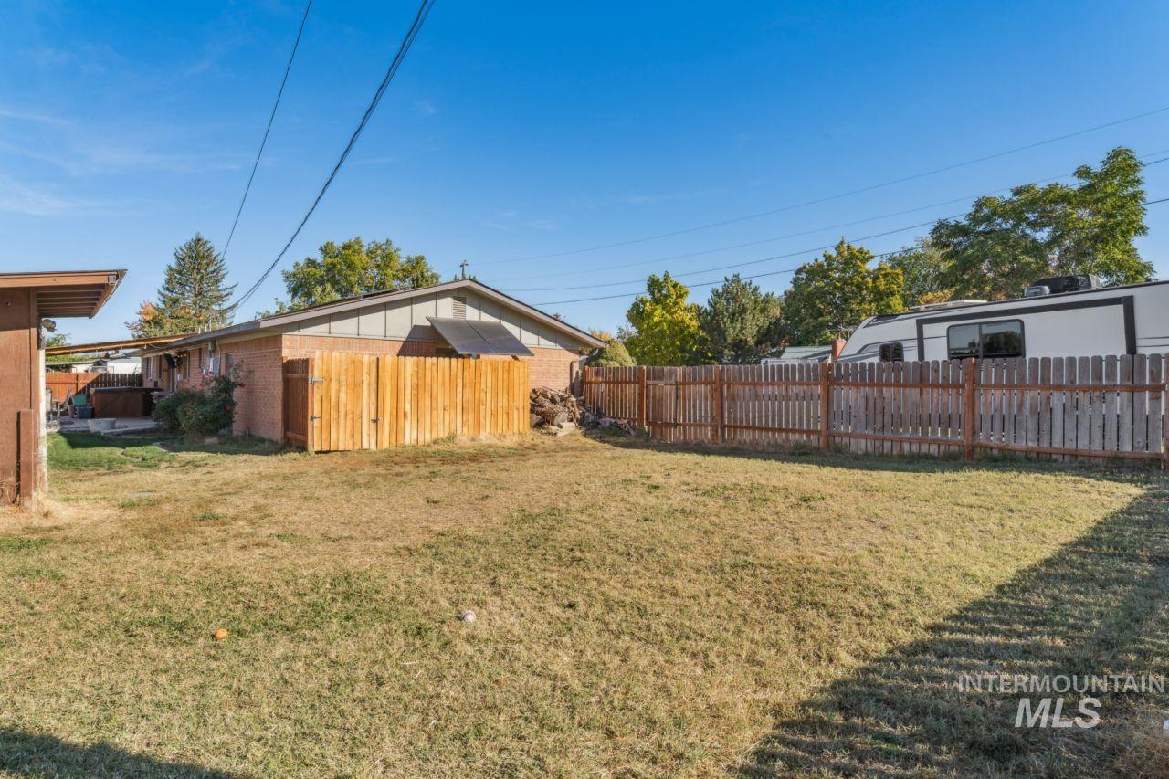 1511 N Indiana Ave, Caldwell, Idaho 83605, 3 Bedrooms, 2 Bathrooms, Residential For Sale, Price $360,000,MLS 98972140