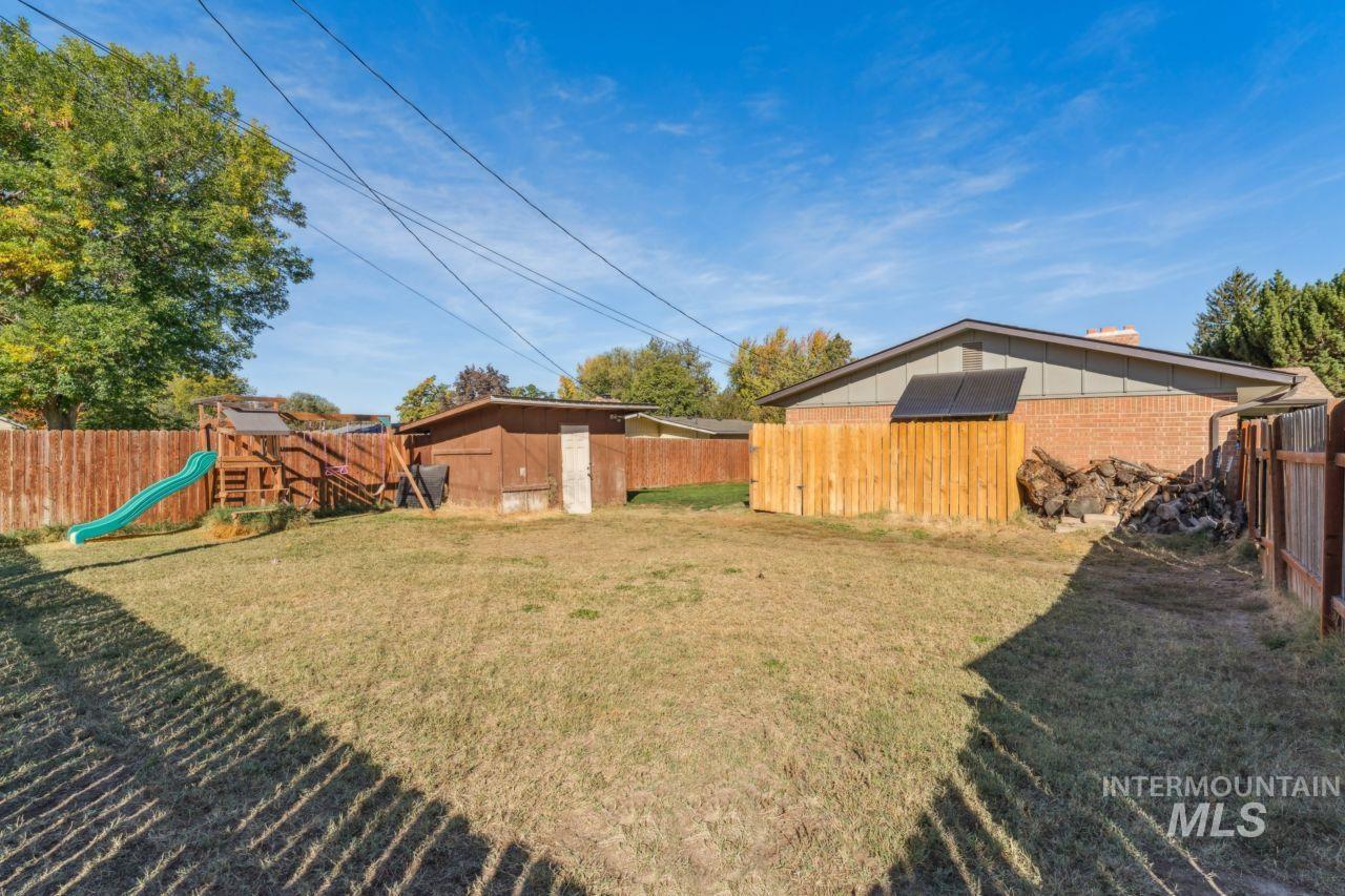 1511 N Indiana Ave, Caldwell, Idaho 83605, 3 Bedrooms, 2 Bathrooms, Residential For Sale, Price $360,000,MLS 98972140