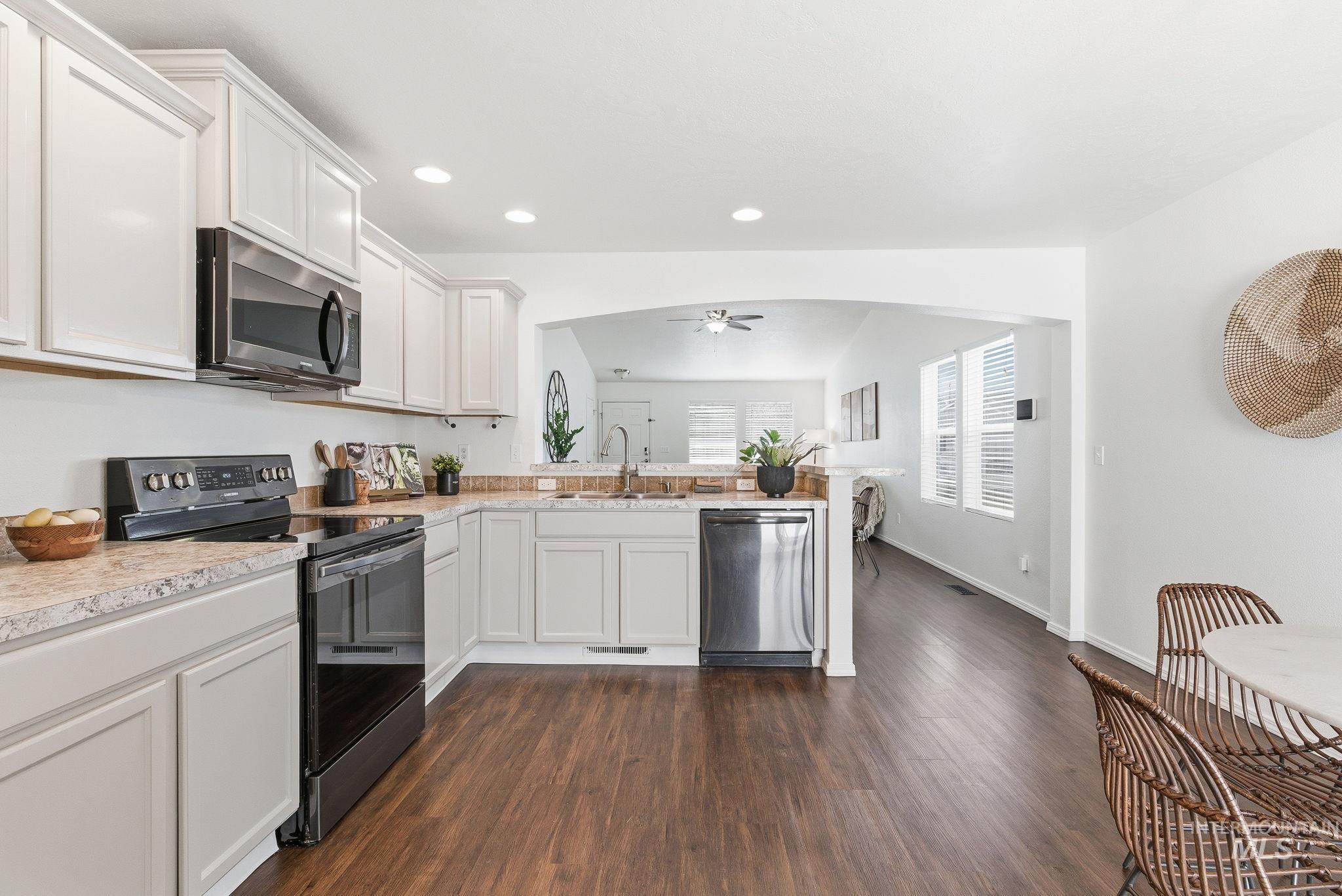 12112 W Dunham Drive, Boise, Idaho 83709, 3 Bedrooms, 2 Bathrooms, Residential For Sale, Price $415,000,MLS 98972141