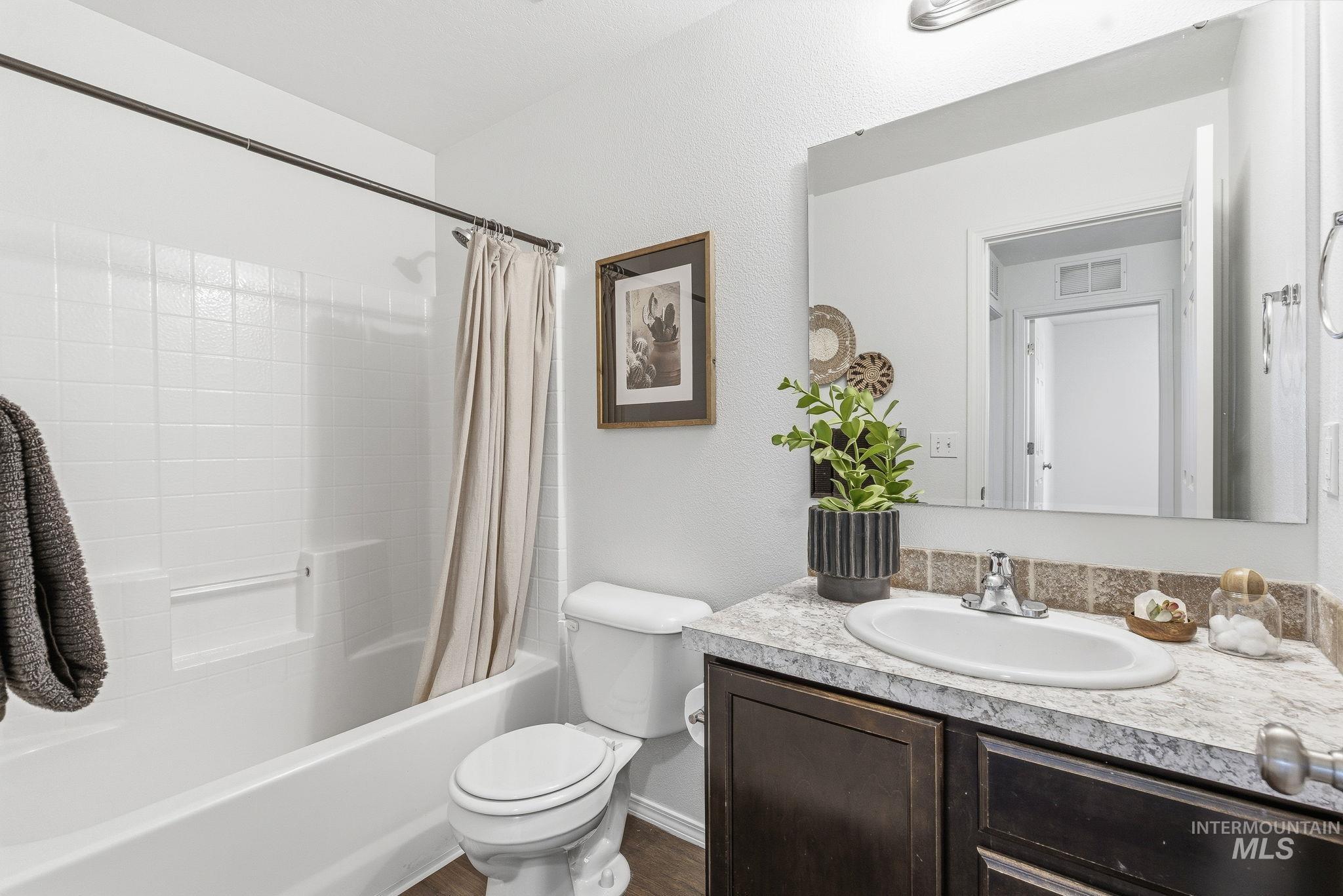 12112 W Dunham Drive, Boise, Idaho 83709, 3 Bedrooms, 2 Bathrooms, Residential For Sale, Price $415,000,MLS 98972141