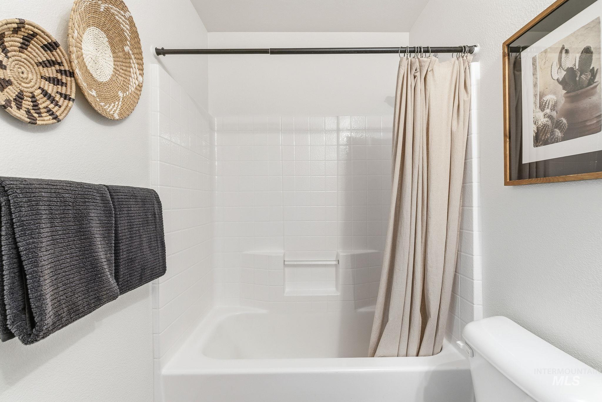 12112 W Dunham Drive, Boise, Idaho 83709, 3 Bedrooms, 2 Bathrooms, Residential For Sale, Price $415,000,MLS 98972141