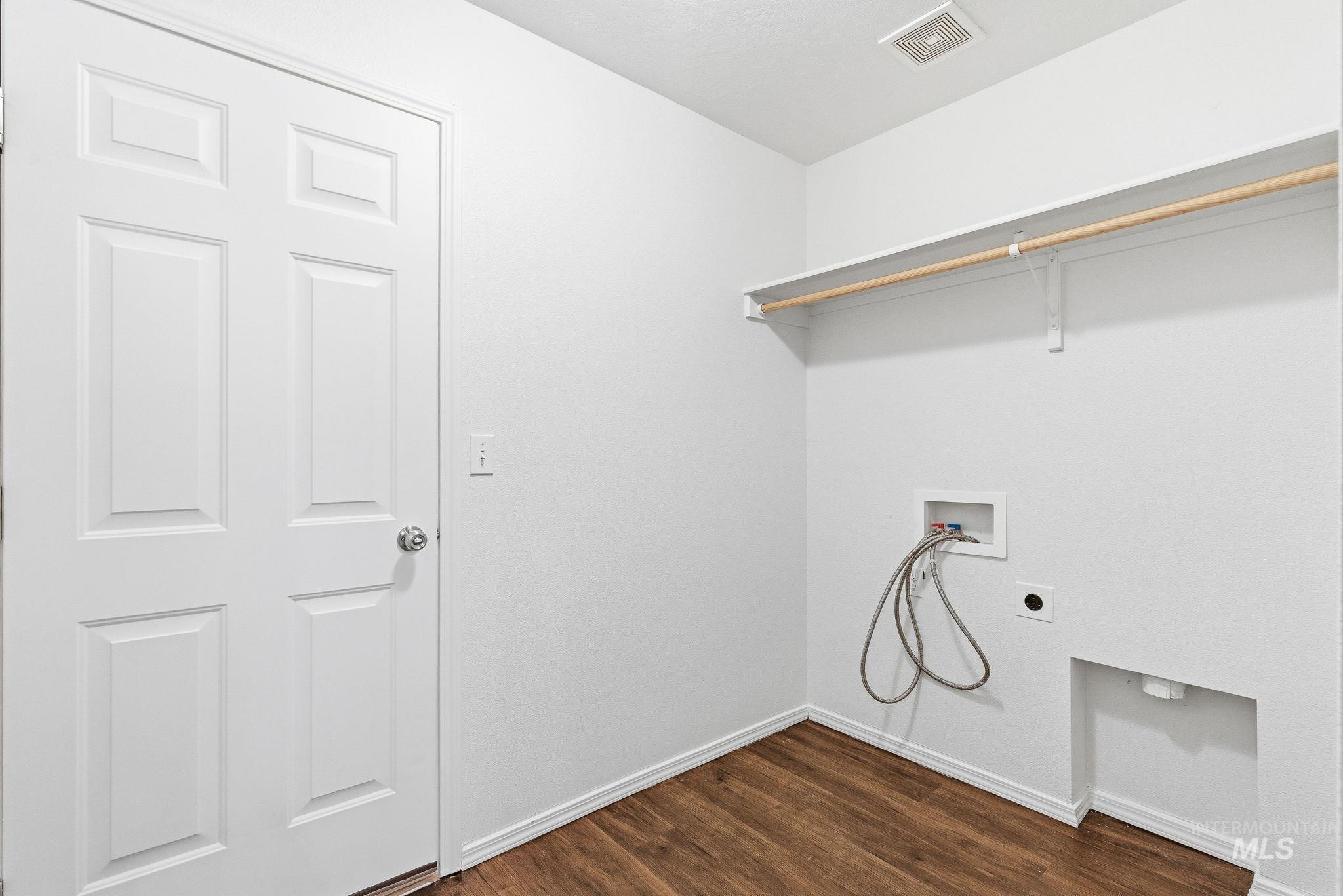 12112 W Dunham Drive, Boise, Idaho 83709, 3 Bedrooms, 2 Bathrooms, Residential For Sale, Price $415,000,MLS 98972141