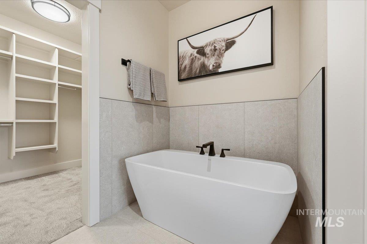 7818 Flathead Lake St, Eagle, Idaho 83616, 3 Bedrooms, 3 Bathrooms, Residential For Sale, Price $935,000,MLS 98972142