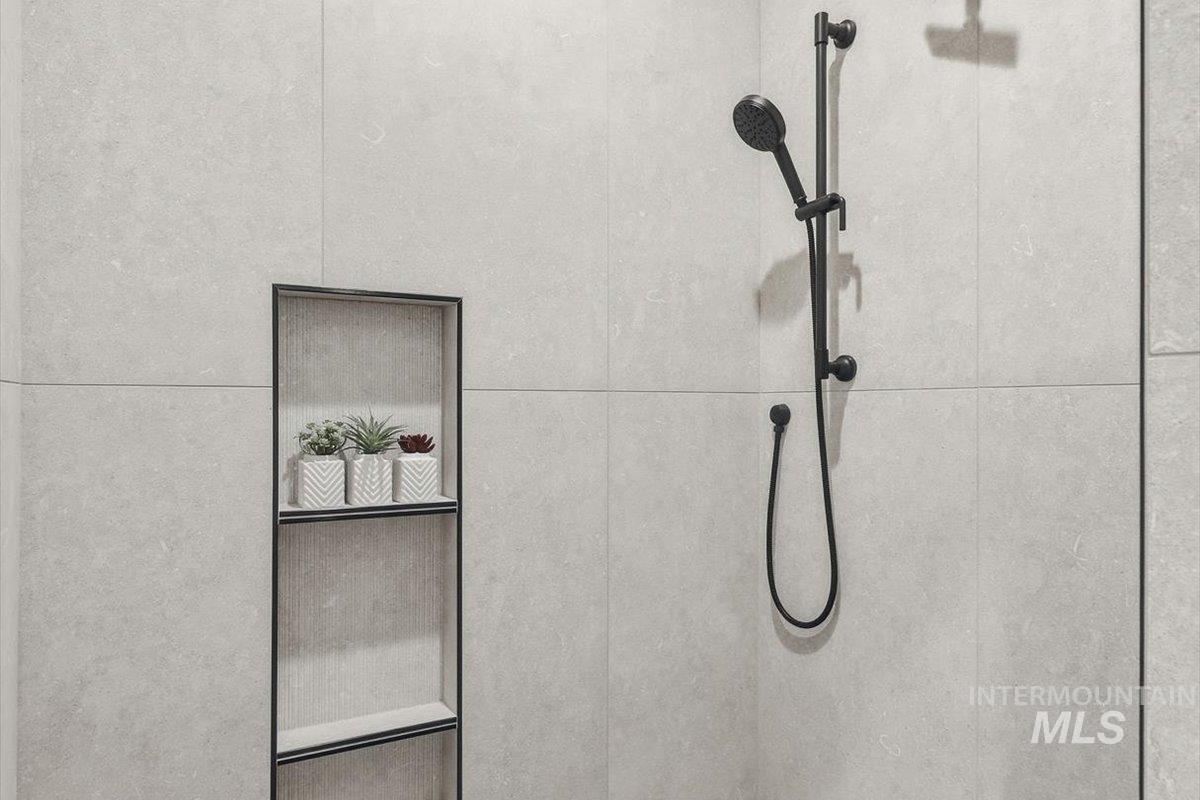 7818 Flathead Lake St, Eagle, Idaho 83616, 3 Bedrooms, 3 Bathrooms, Residential For Sale, Price $935,000,MLS 98972142