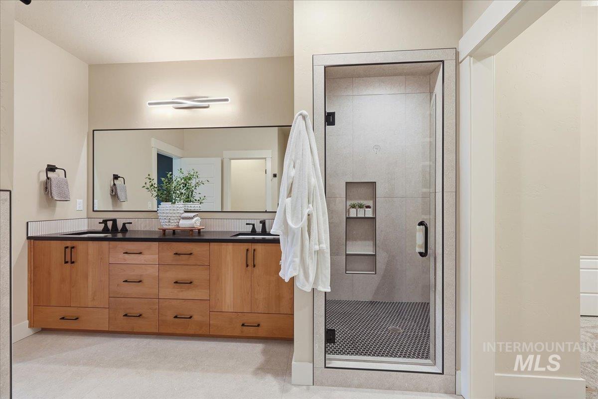 7818 Flathead Lake St, Eagle, Idaho 83616, 3 Bedrooms, 3 Bathrooms, Residential For Sale, Price $935,000,MLS 98972142