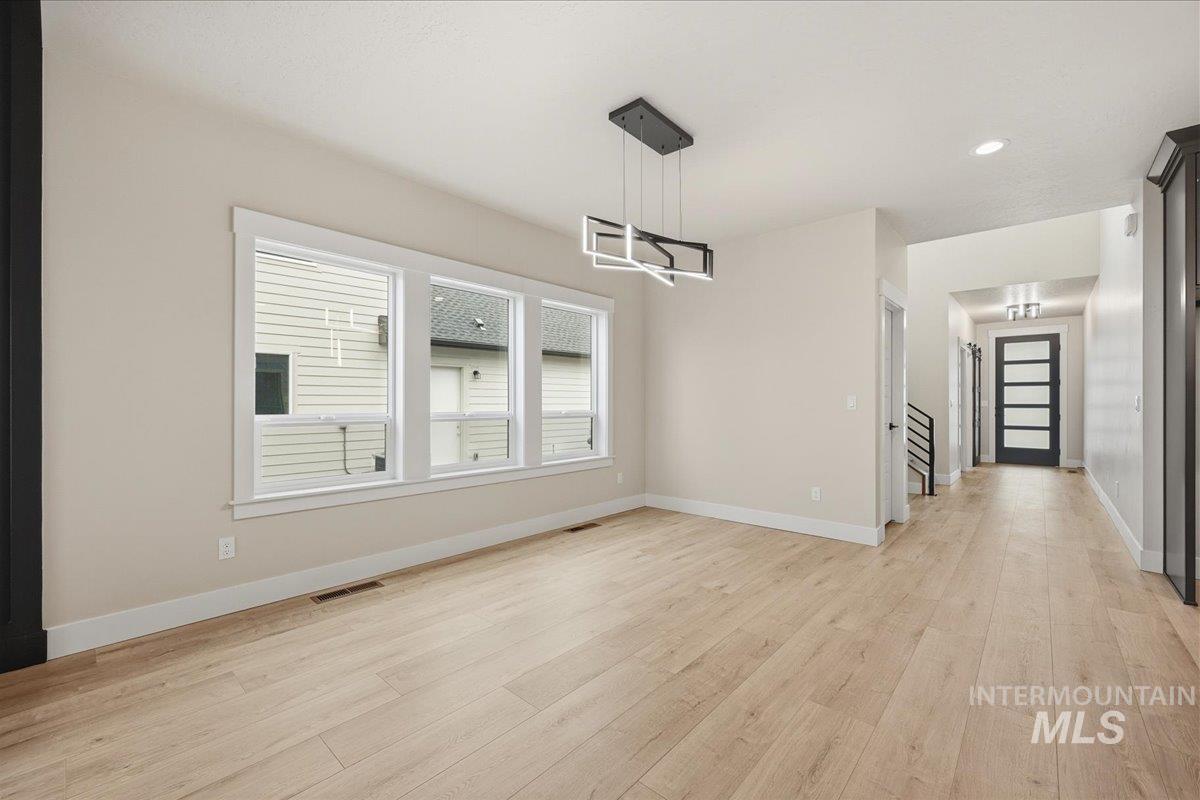 7818 Flathead Lake St, Eagle, Idaho 83616, 3 Bedrooms, 3 Bathrooms, Residential For Sale, Price $935,000,MLS 98972142