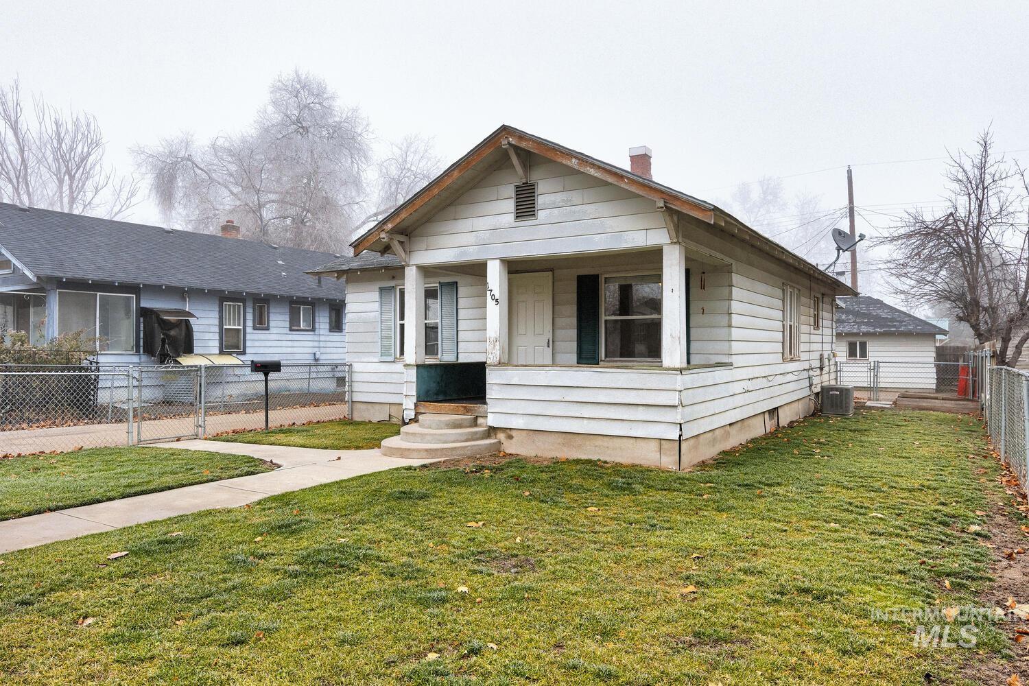 1705 Blaine Street, Caldwell, Idaho 83605, 2 Bedrooms, 1 Bathroom, Residential For Sale, Price $274,900,MLS 98972144