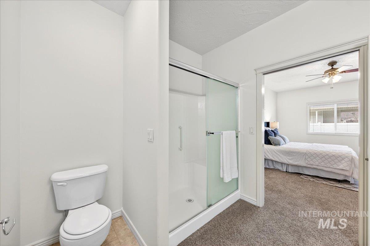 403 S Golden Eagle Lane, Eagle, Idaho 83616, 2 Bedrooms, 2 Bathrooms, Residential For Sale, Price $399,900,MLS 98972146