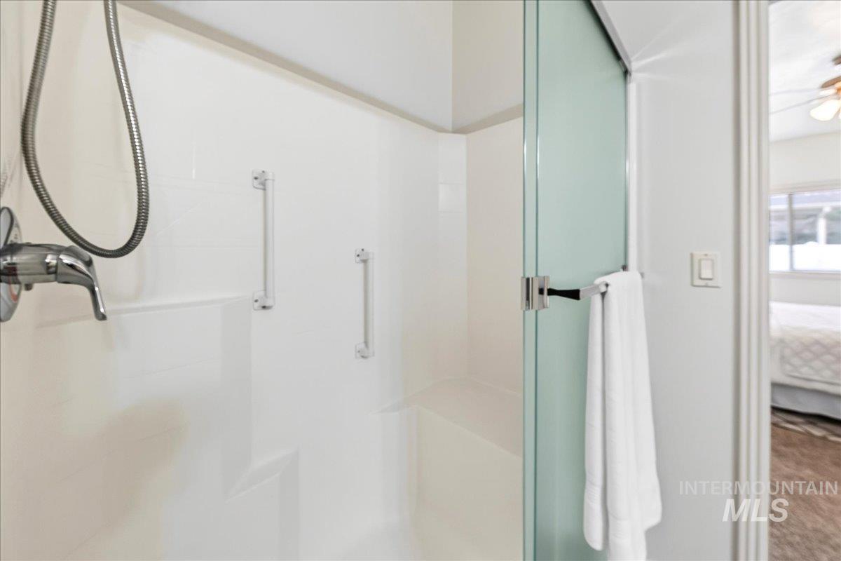 403 S Golden Eagle Lane, Eagle, Idaho 83616, 2 Bedrooms, 2 Bathrooms, Residential For Sale, Price $399,900,MLS 98972146