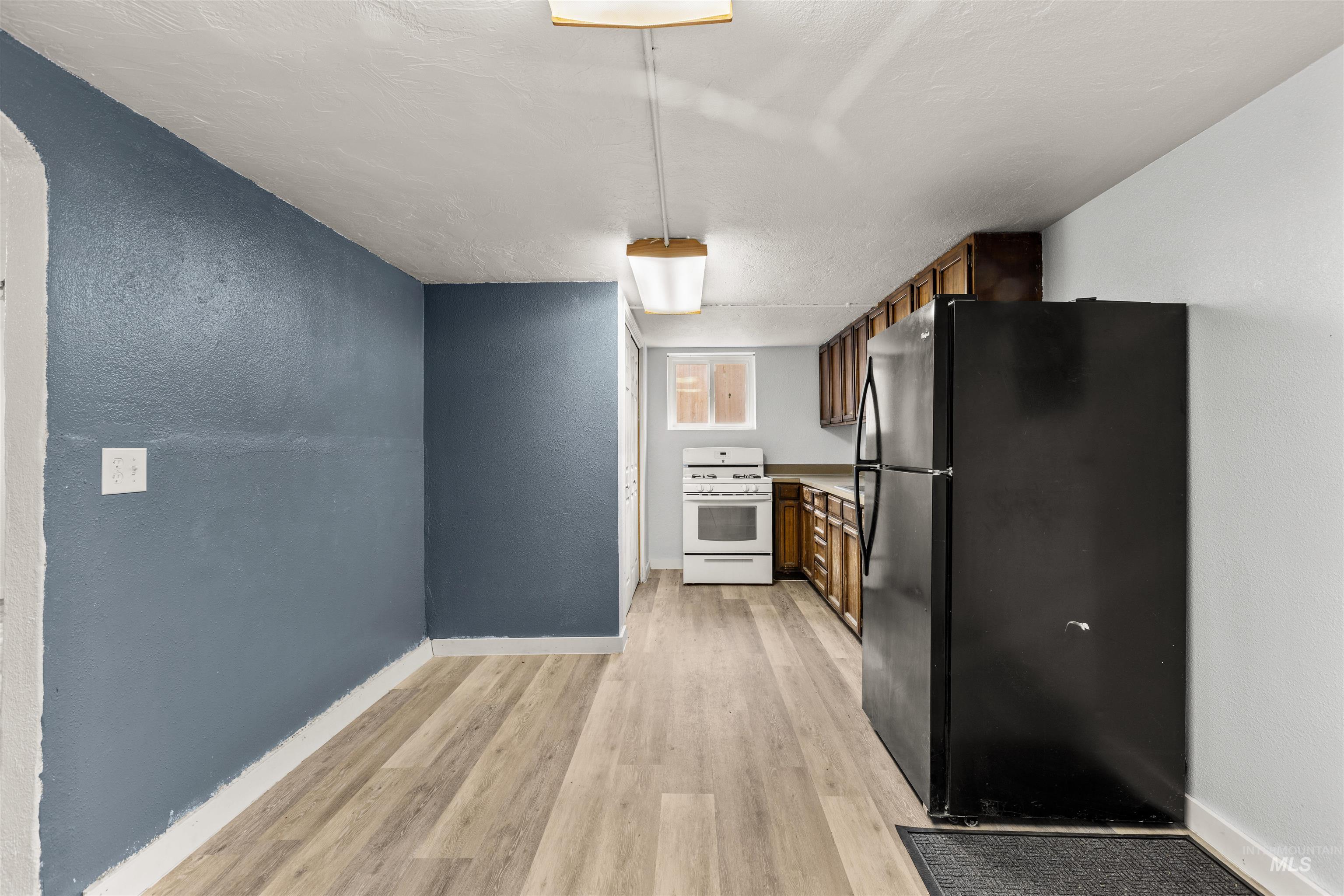 315 S Diamond St, Nampa, Idaho 83686, 3 Bedrooms, 2 Bathrooms, Residential Income For Sale, Price $450,000,MLS 98972150