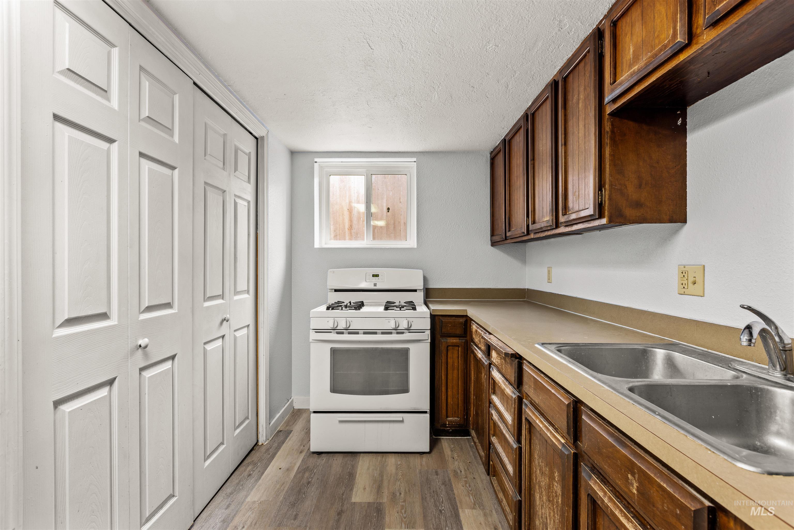 315 S Diamond St, Nampa, Idaho 83686, 3 Bedrooms, 2 Bathrooms, Residential Income For Sale, Price $450,000,MLS 98972150