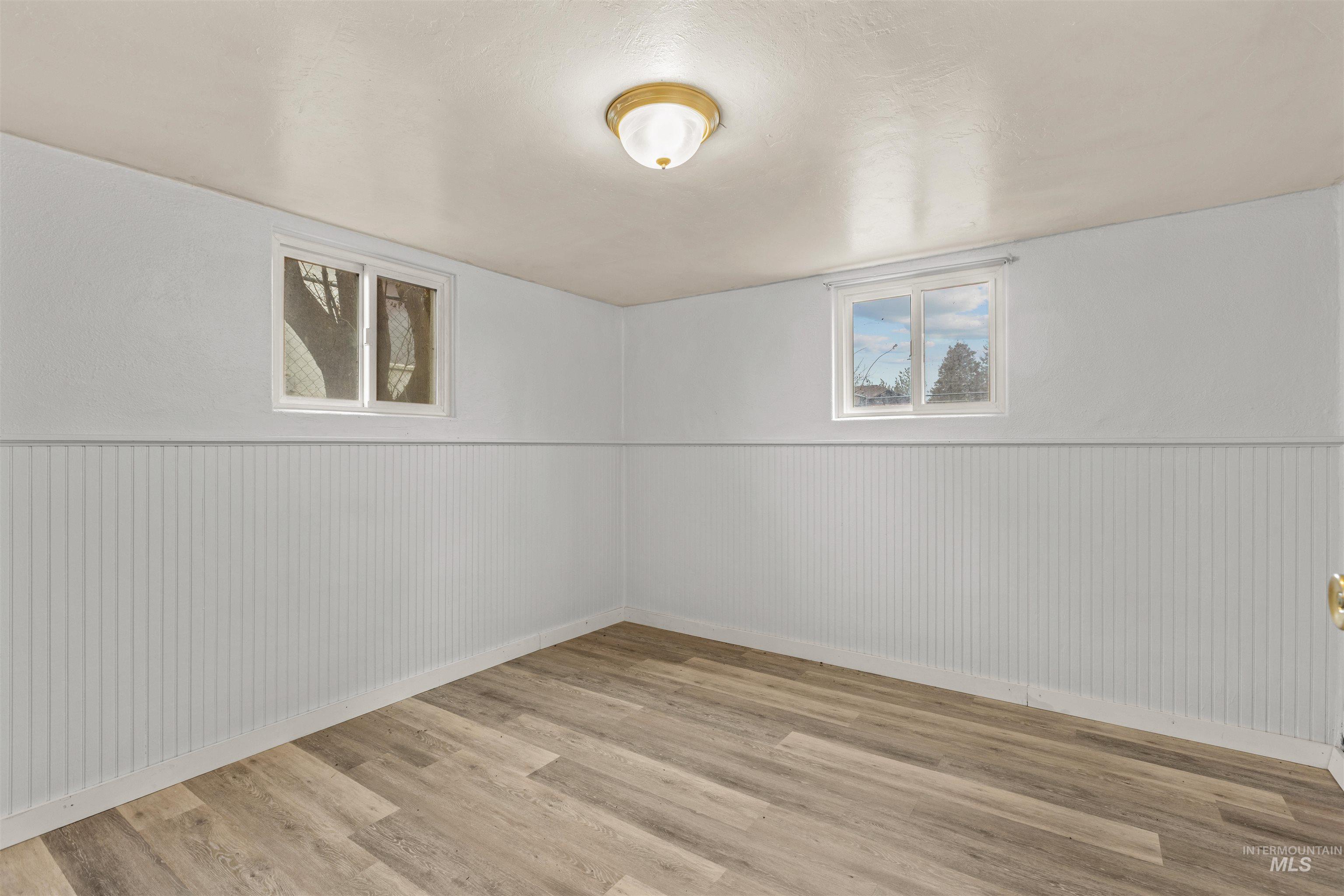 315 S Diamond St, Nampa, Idaho 83686, 3 Bedrooms, 2 Bathrooms, Residential Income For Sale, Price $450,000,MLS 98972150