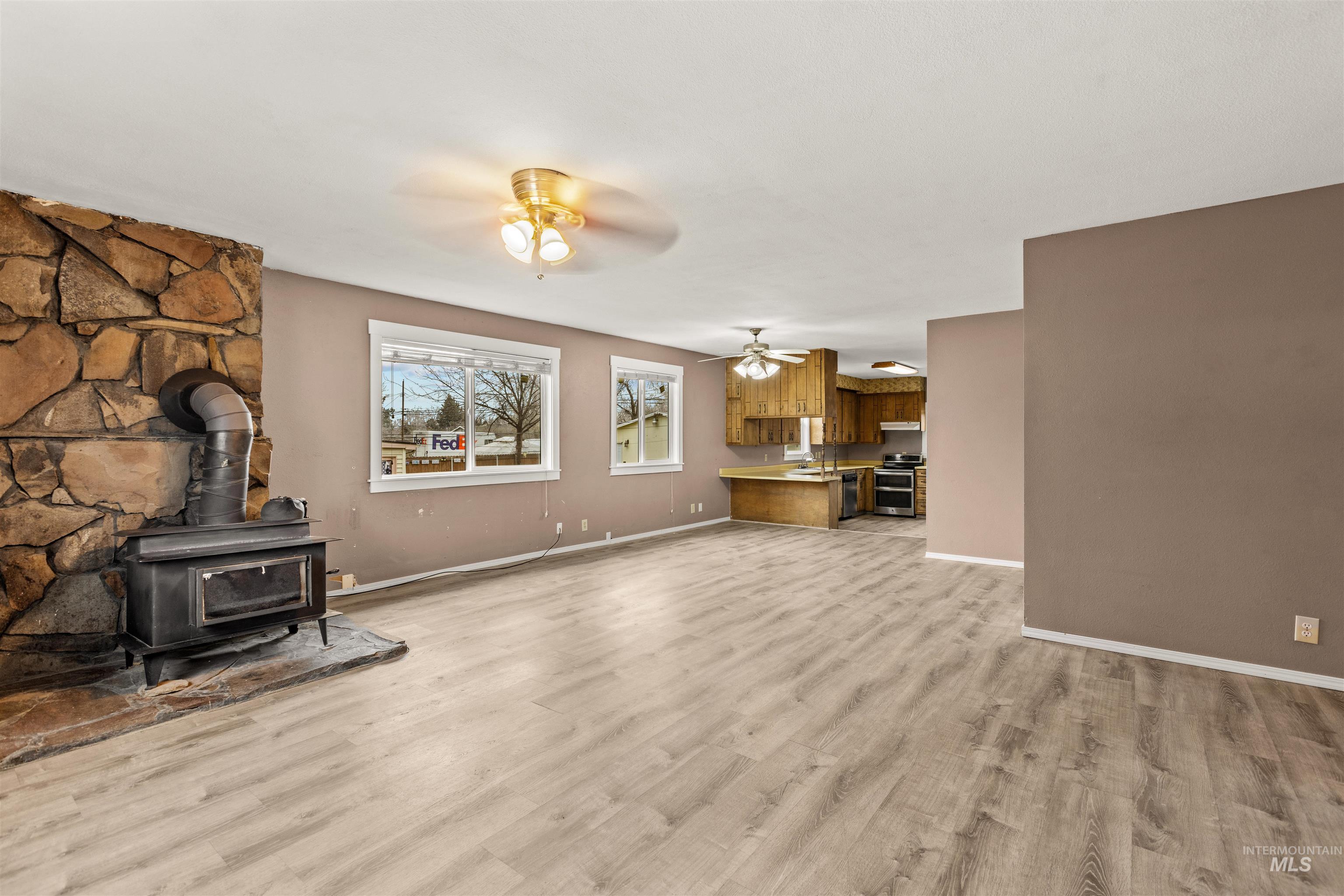 315 S Diamond St, Nampa, Idaho 83686, 3 Bedrooms, 2 Bathrooms, Residential Income For Sale, Price $450,000,MLS 98972150