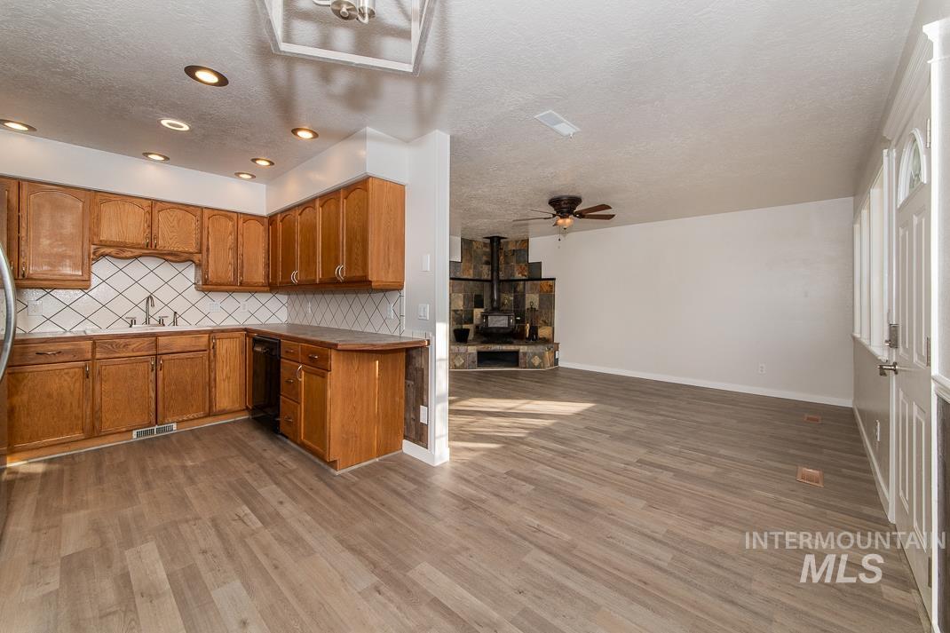 480 E Easy St, Kuna, Idaho 83634-2114, 3 Bedrooms, 1 Bathroom, Residential For Sale, Price $349,000,MLS 98972151