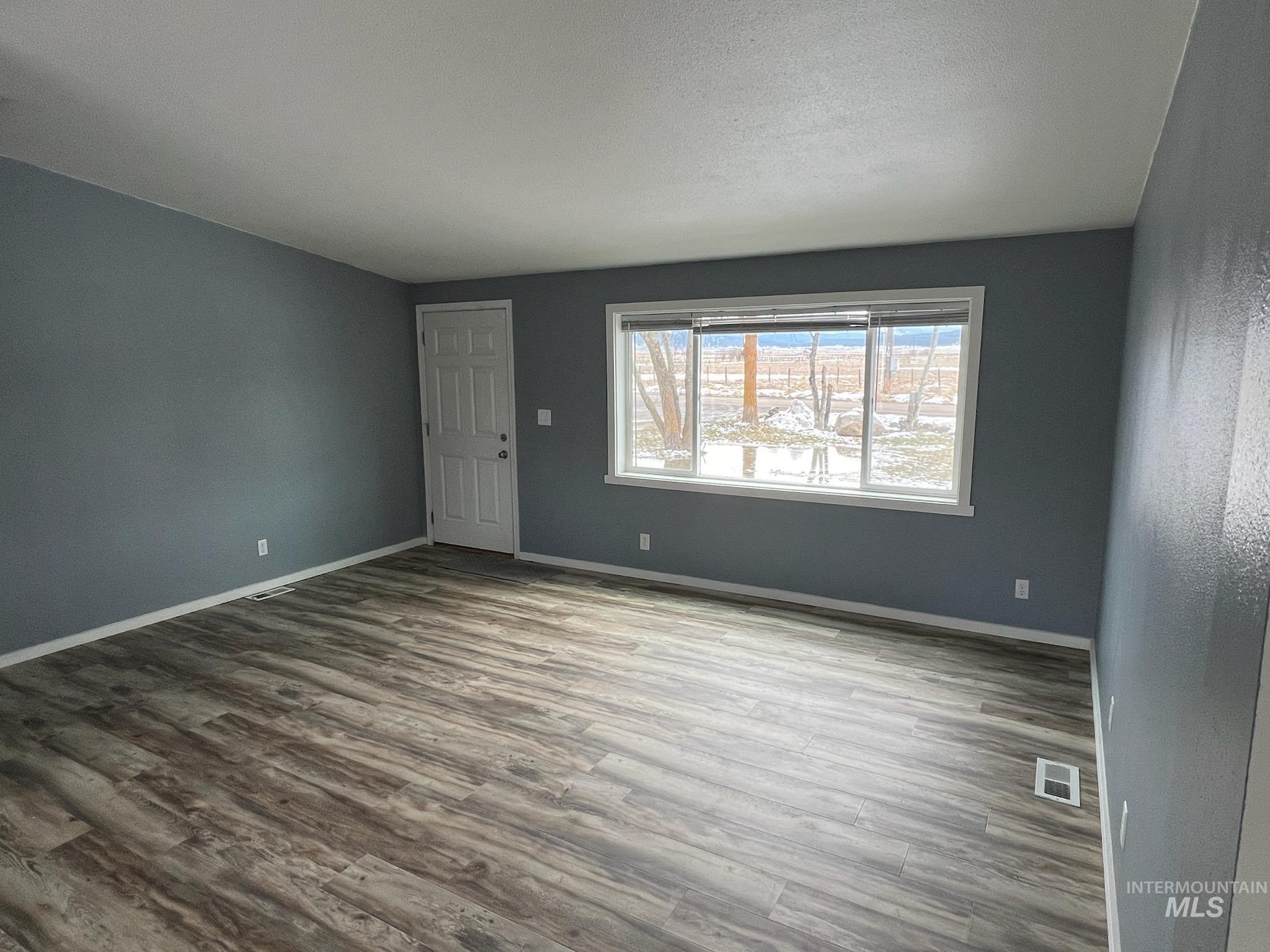 406 Wiley St., New Meadows, Idaho 83654, 3 Bedrooms, 2 Bathrooms, Residential For Sale, Price $320,000,MLS 98972154