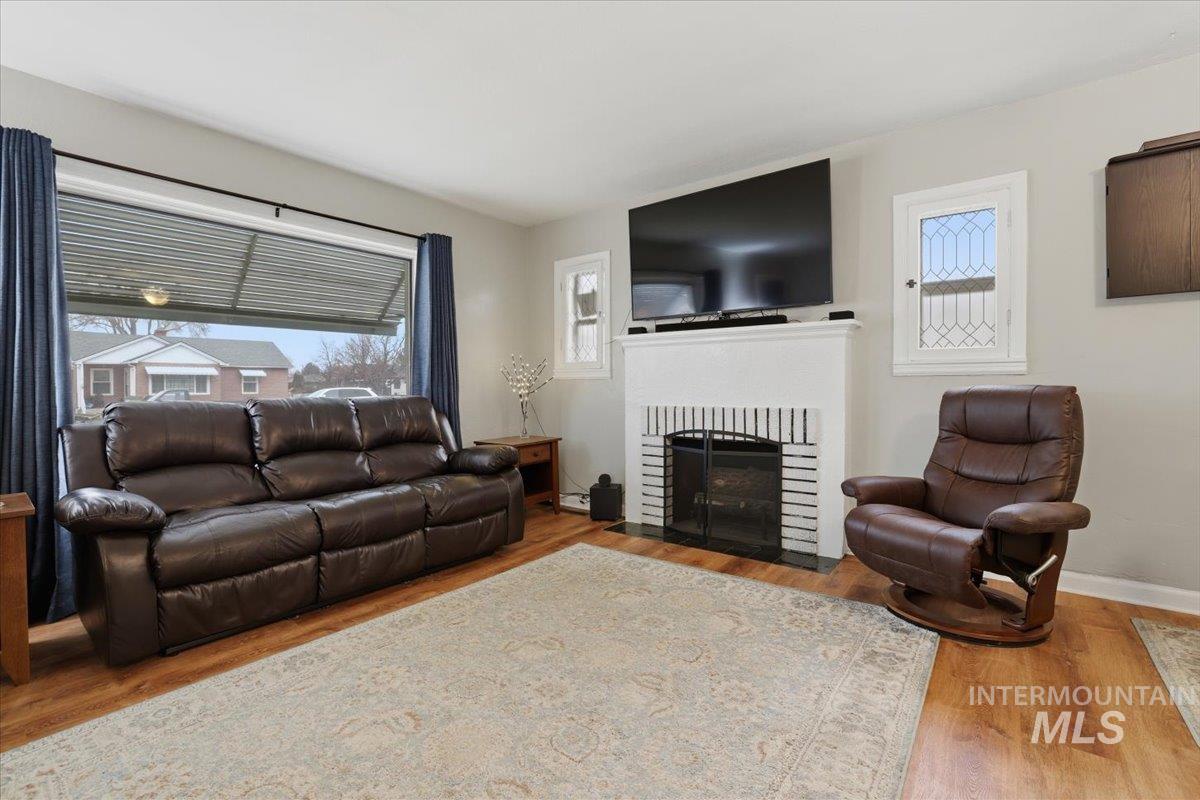 120 Mead St, Caldwell, Idaho 83605-0000, 2 Bedrooms, 1 Bathroom, Residential For Sale, Price $335,000,MLS 98972160