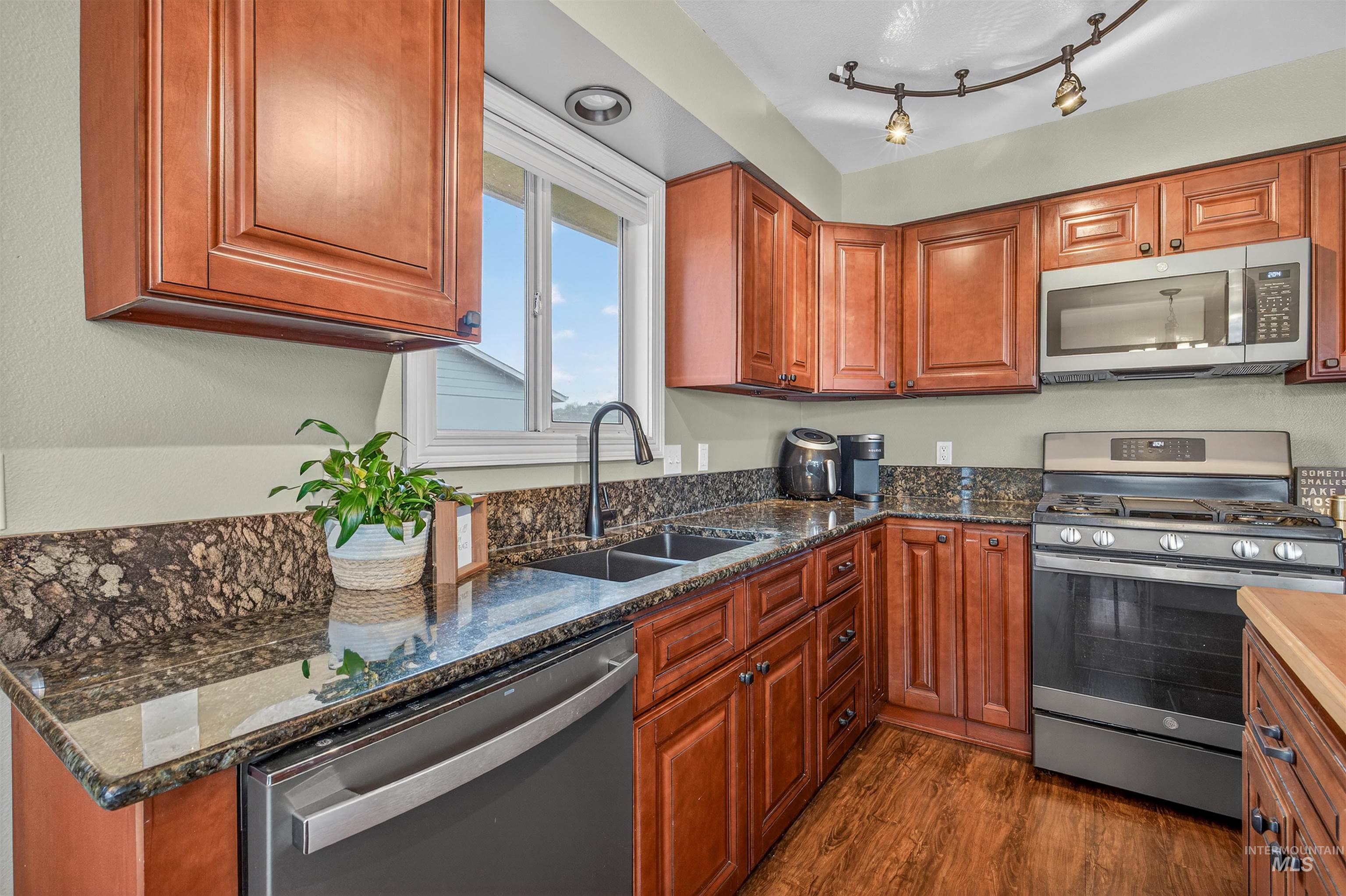 2814 22nd Street, Clarkston, Washington 99403, 4 Bedrooms, 3 Bathrooms, Residential For Sale, Price $442,000,MLS 98972165