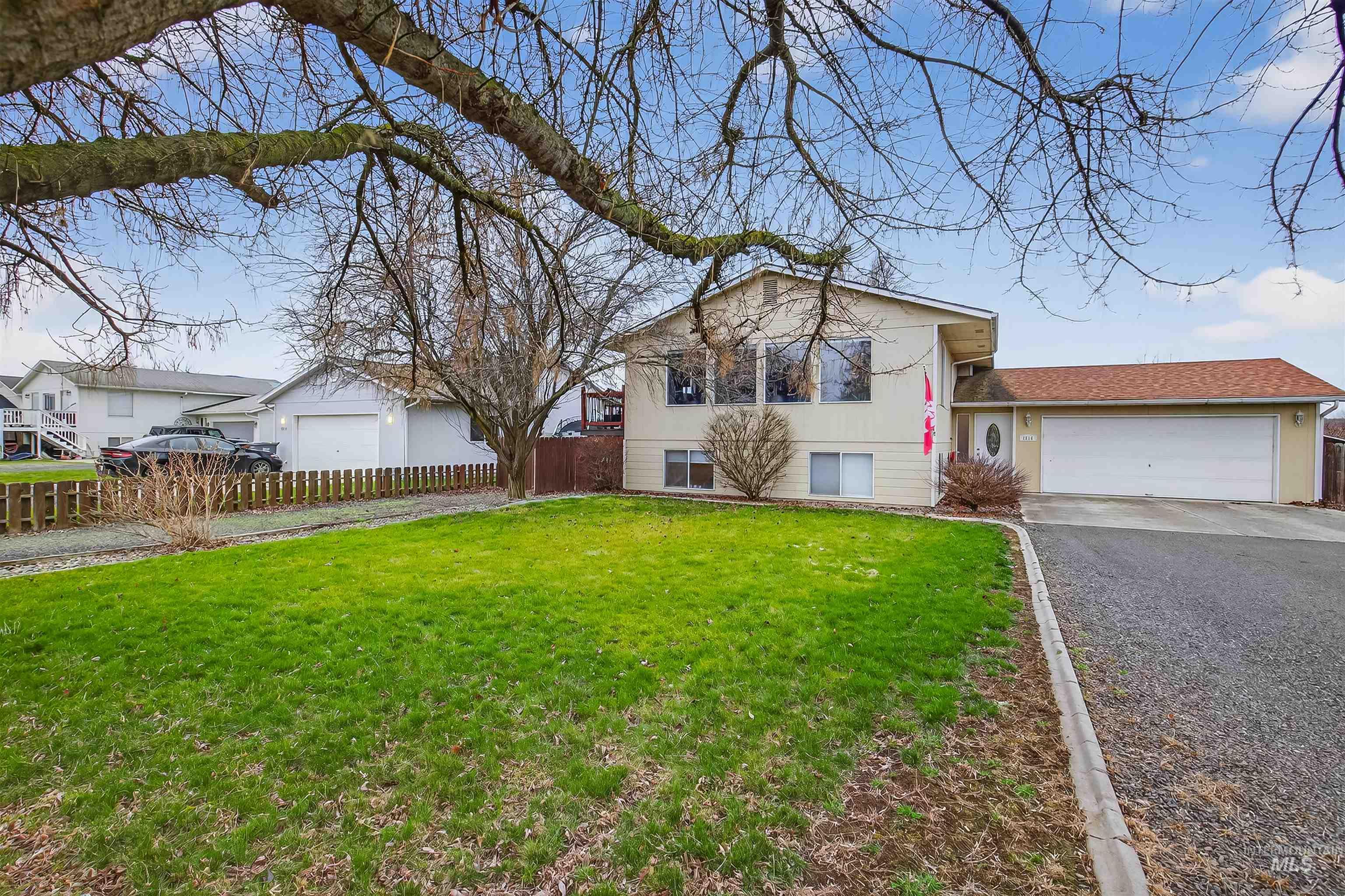 2814 22nd Street, Clarkston, Washington 99403, 4 Bedrooms, 3 Bathrooms, Residential For Sale, Price $442,000,MLS 98972165