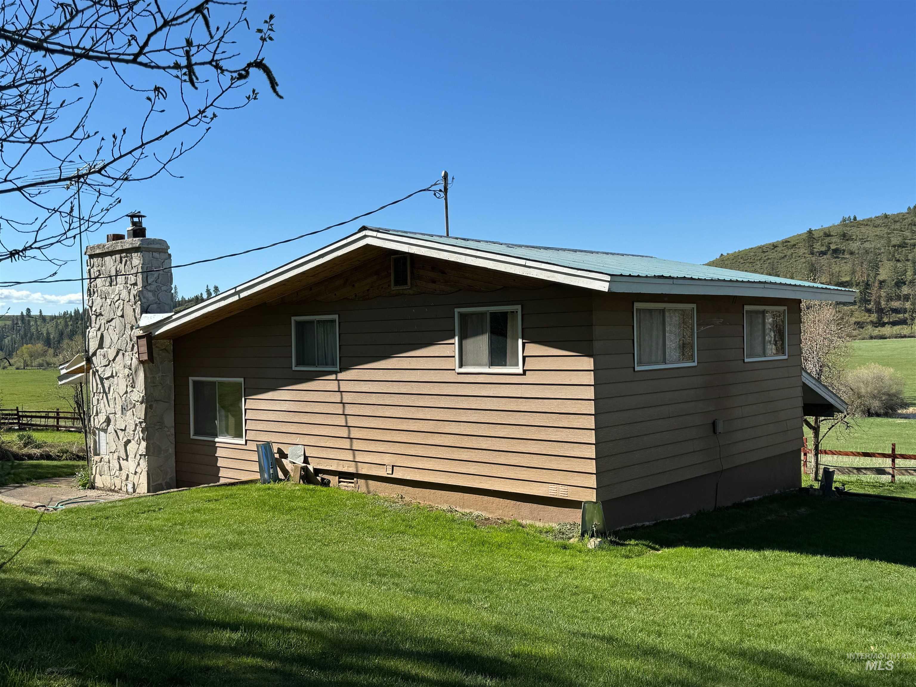 2671 W Fork Road, Council, Idaho 83612, 3 Bedrooms, 2 Bathrooms, Farm & Ranch For Sale, Price $1,495,000,MLS 98972166