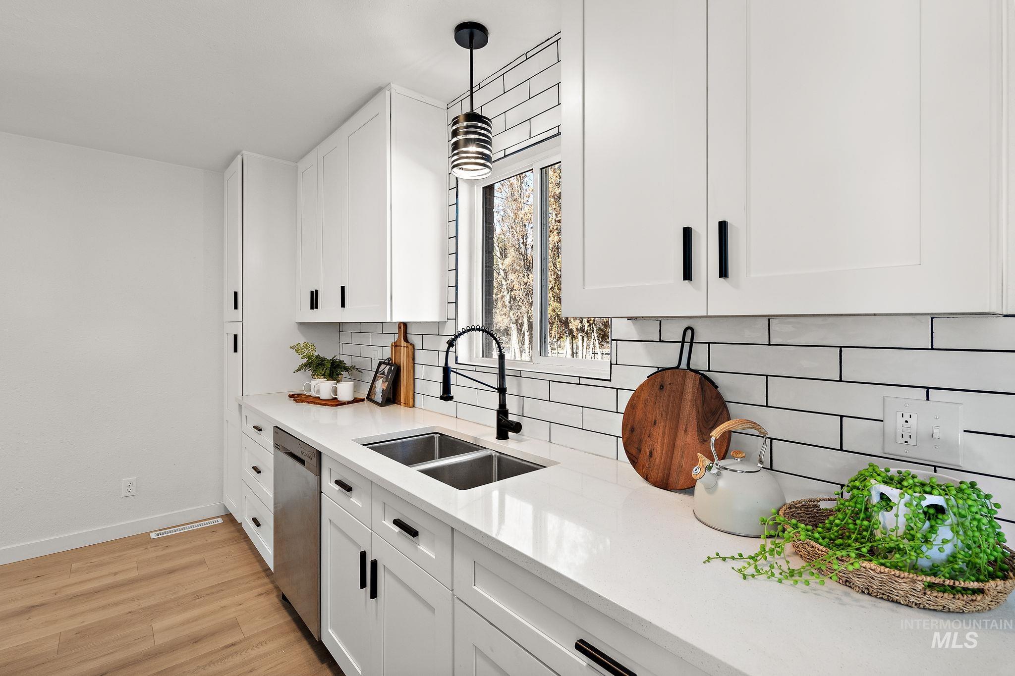 5338 W Spaulding St., Boise, Idaho 83705, 5 Bedrooms, 2 Bathrooms, Residential For Sale, Price $519,000,MLS 98972167