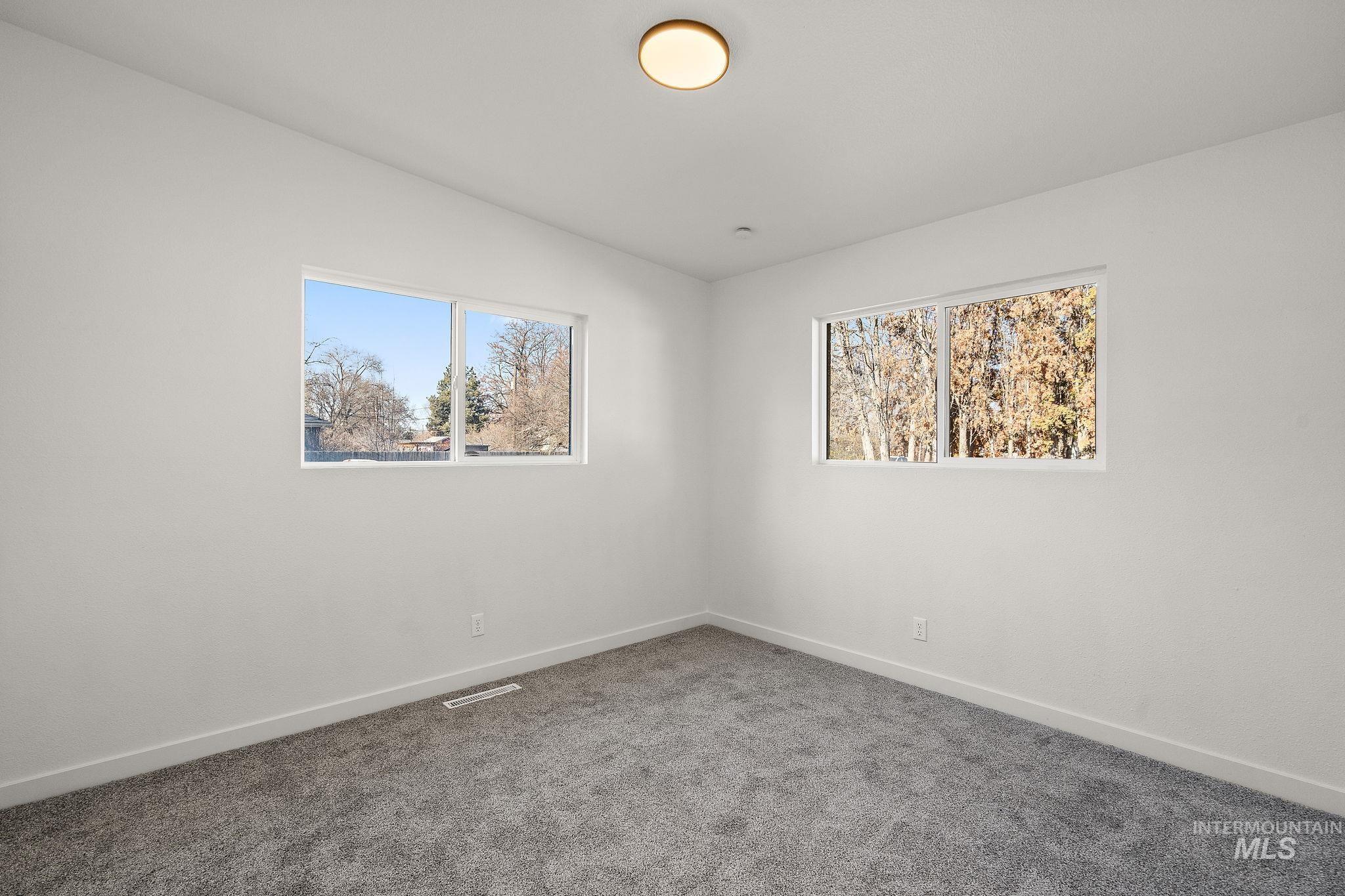 5338 W Spaulding St., Boise, Idaho 83705, 5 Bedrooms, 2 Bathrooms, Residential For Sale, Price $519,000,MLS 98972167