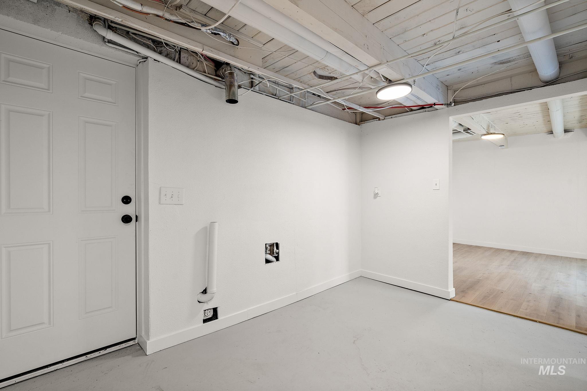 5338 W Spaulding St., Boise, Idaho 83705, 5 Bedrooms, 2 Bathrooms, Residential For Sale, Price $519,000,MLS 98972167