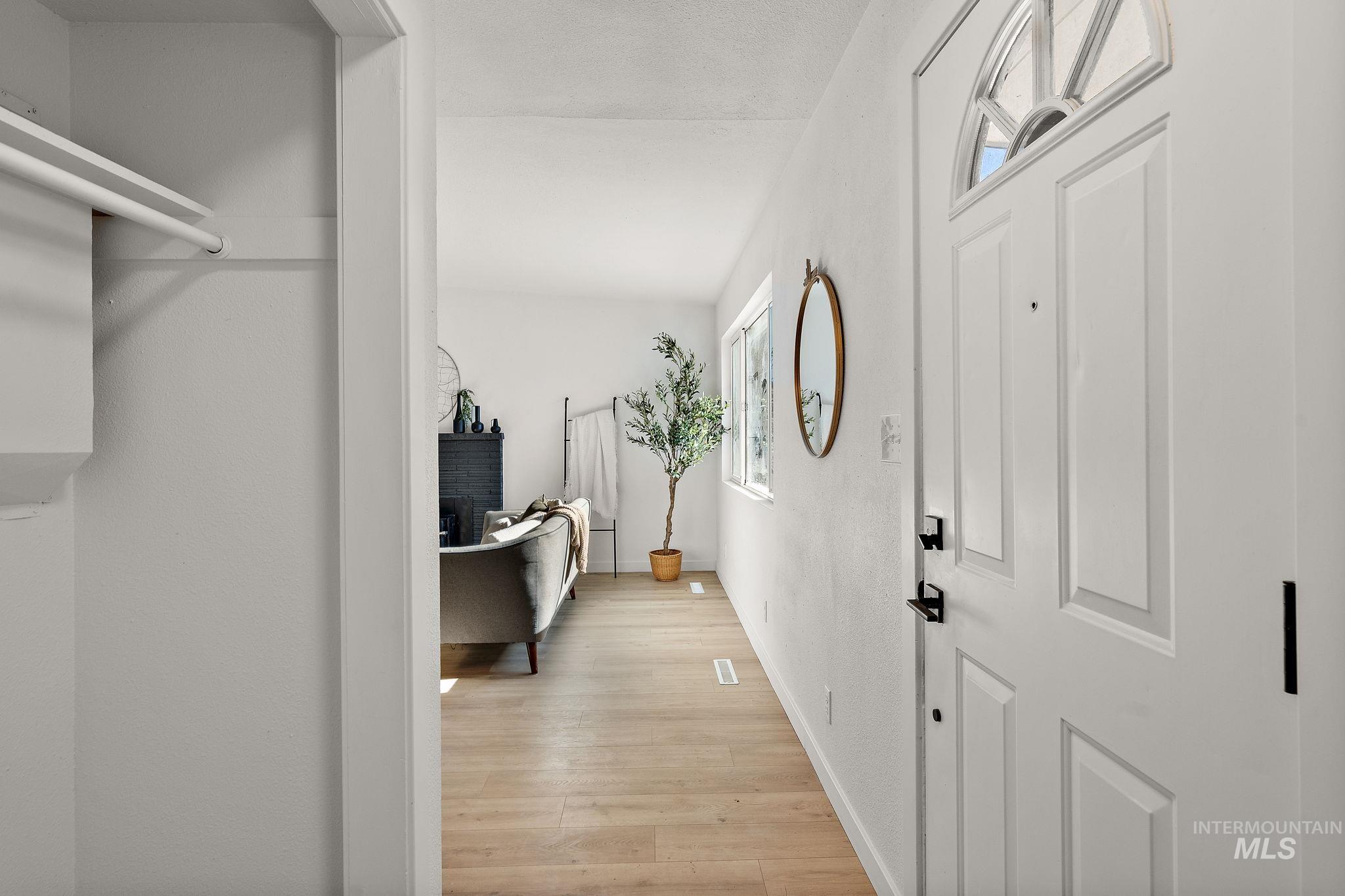 5338 W Spaulding St., Boise, Idaho 83705, 5 Bedrooms, 2 Bathrooms, Residential For Sale, Price $519,000,MLS 98972167