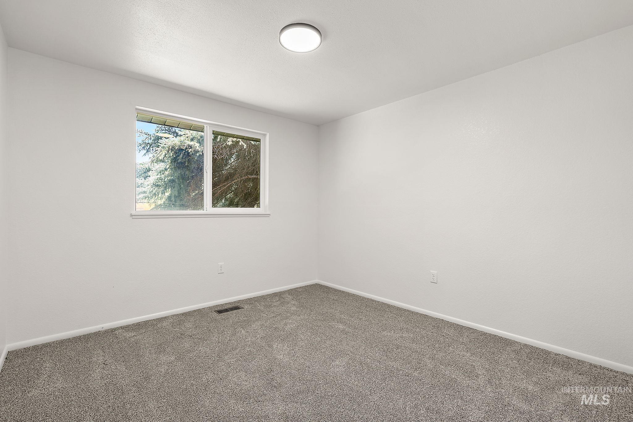 5911 Clark, Nampa, Idaho 83687, 3 Bedrooms, 2 Bathrooms, Residential For Sale, Price $469,000,MLS 98972168