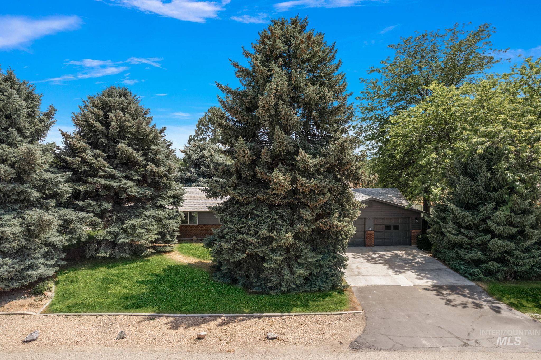 5911 Clark, Nampa, Idaho 83687, 3 Bedrooms, 2 Bathrooms, Residential For Sale, Price $469,000,MLS 98972168