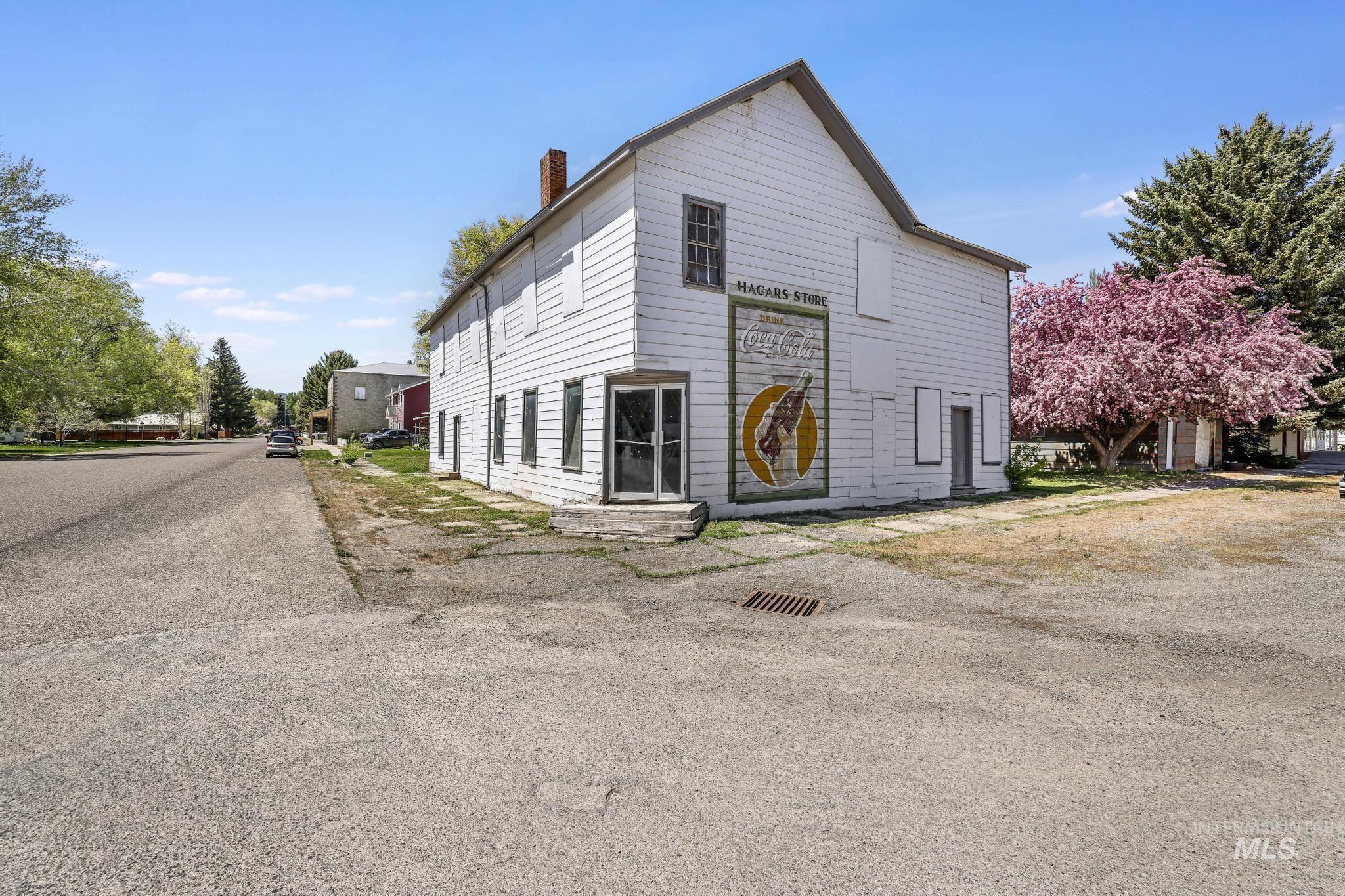 249 Main Street, Albion, Idaho 83311-0000, 2 Bedrooms, 6 Rooms, Business/Commercial For Sale, Price $150,000,MLS 98972170