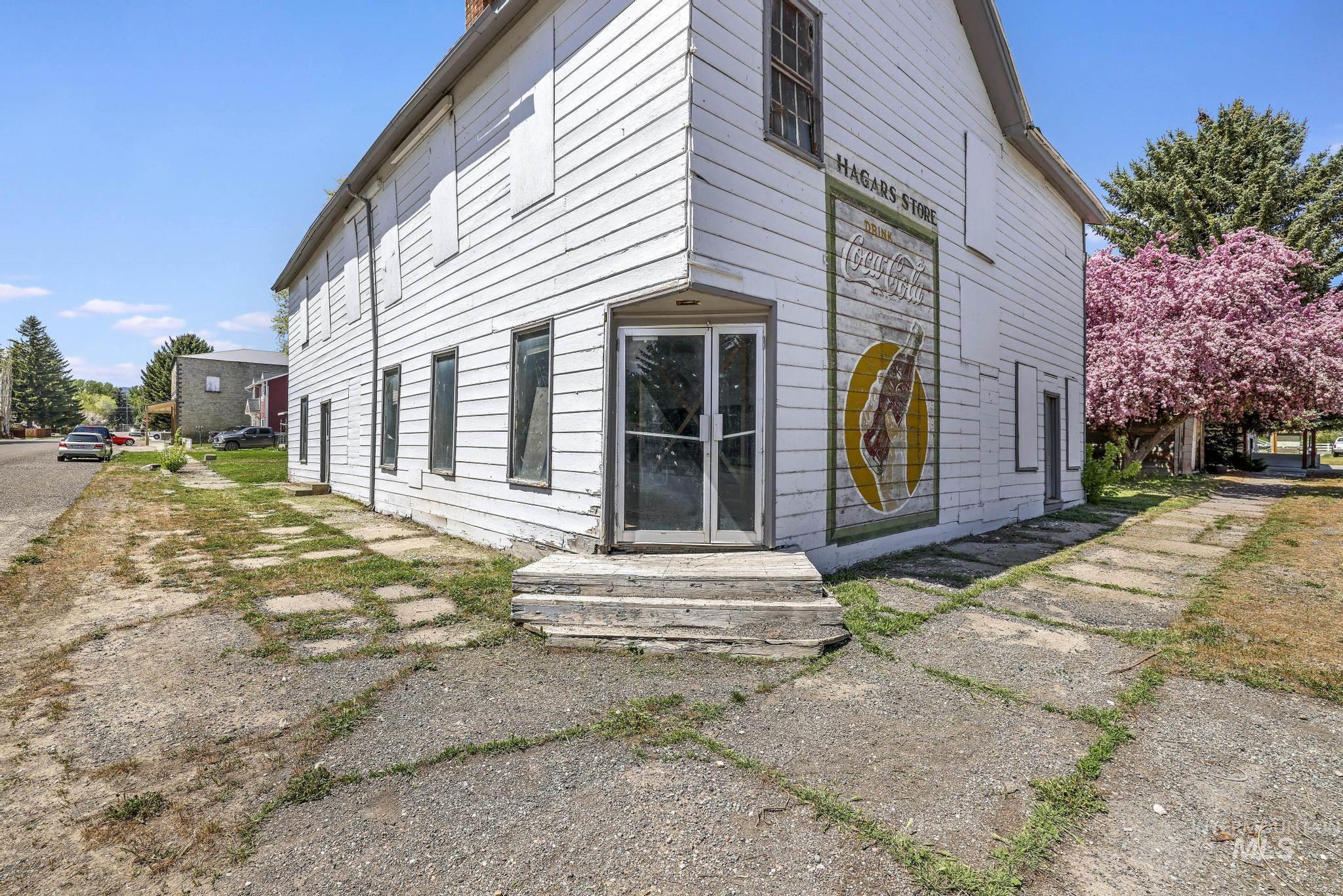 249 Main Street, Albion, Idaho 83311-0000, 2 Bedrooms, 6 Rooms, Business/Commercial For Sale, Price $150,000,MLS 98972170