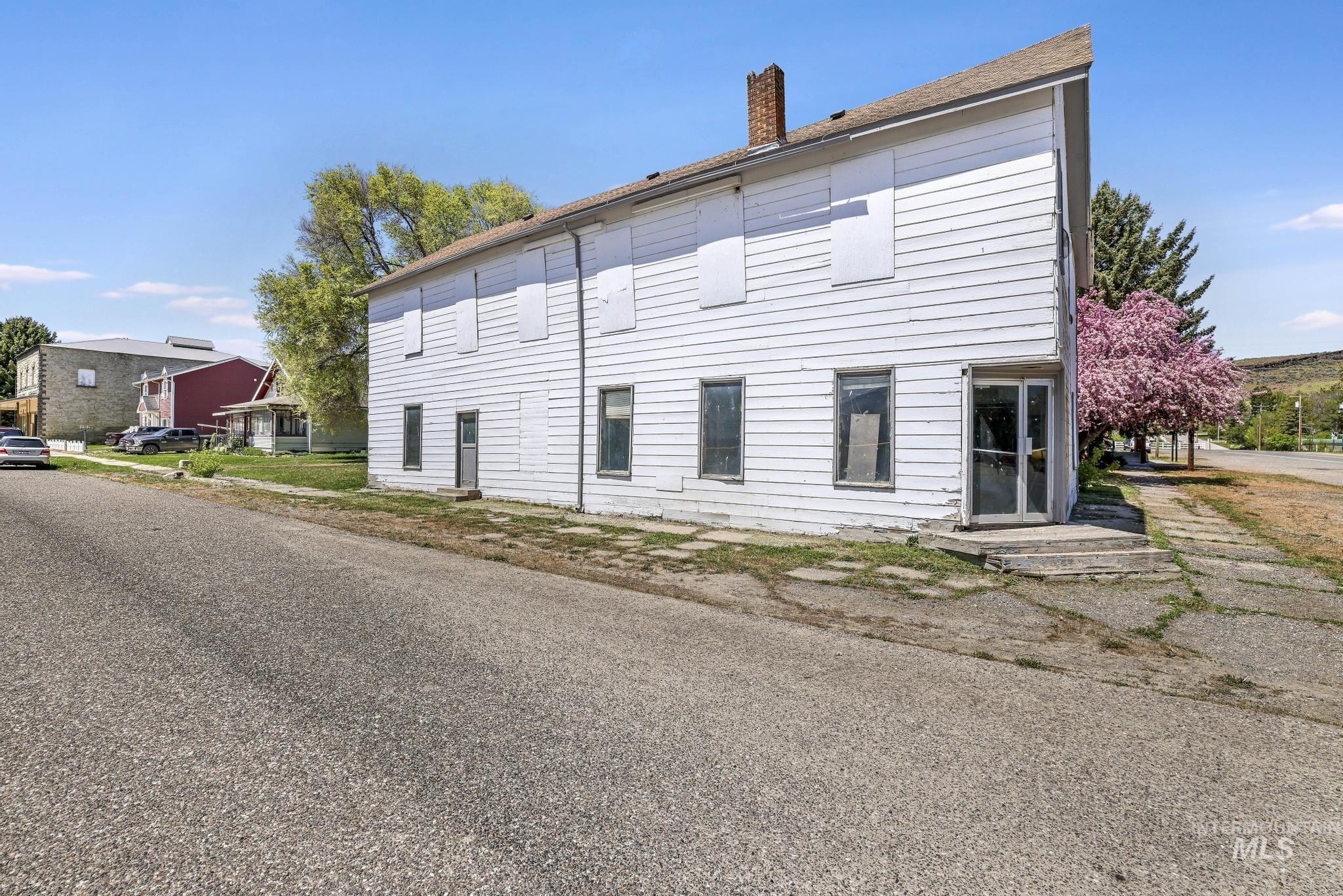 249 Main Street, Albion, Idaho 83311-0000, 2 Bedrooms, 6 Rooms, Business/Commercial For Sale, Price $150,000,MLS 98972170