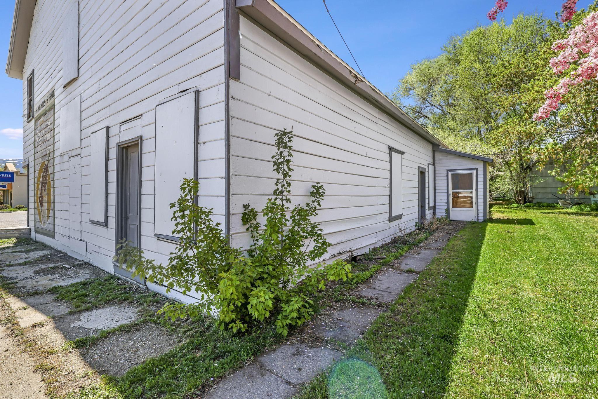 249 Main Street, Albion, Idaho 83311-0000, 2 Bedrooms, 6 Rooms, Business/Commercial For Sale, Price $150,000,MLS 98972170