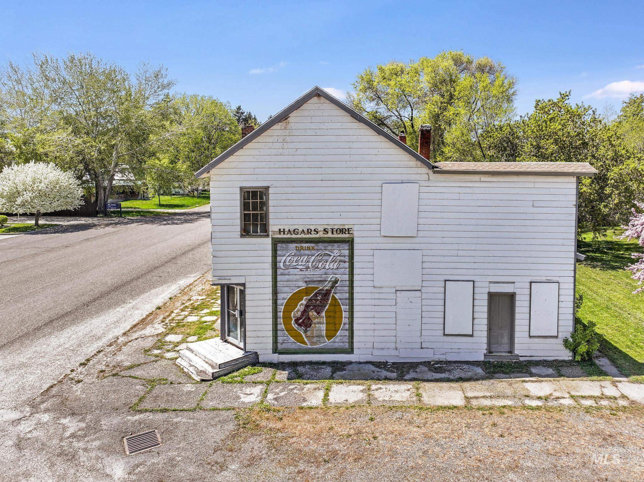 249 Main Street, Albion, Idaho 83311-0000, 2 Bedrooms, 6 Rooms, Business/Commercial For Sale, Price $150,000,MLS 98972170