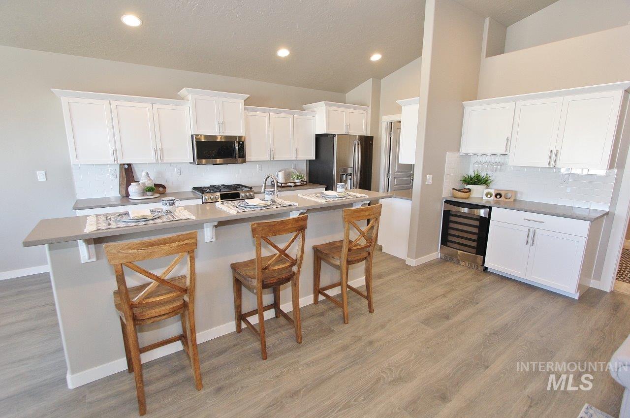 3553 N Eleanor Way, Star, Idaho 83669, 3 Bedrooms, 2 Bathrooms, Residential For Sale, Price $524,990,MLS 98972173