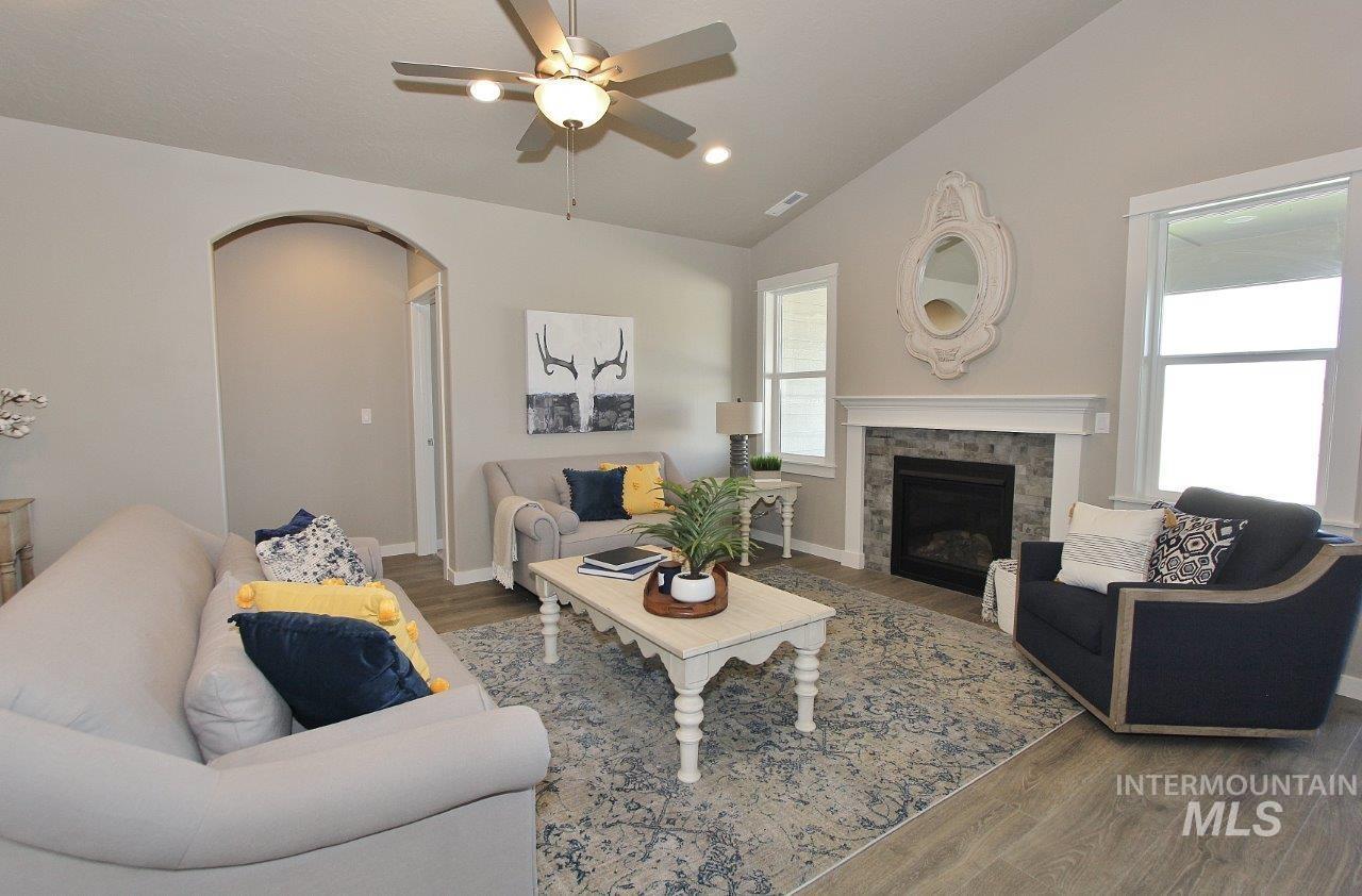 3553 N Eleanor Way, Star, Idaho 83669, 3 Bedrooms, 2 Bathrooms, Residential For Sale, Price $524,990,MLS 98972173