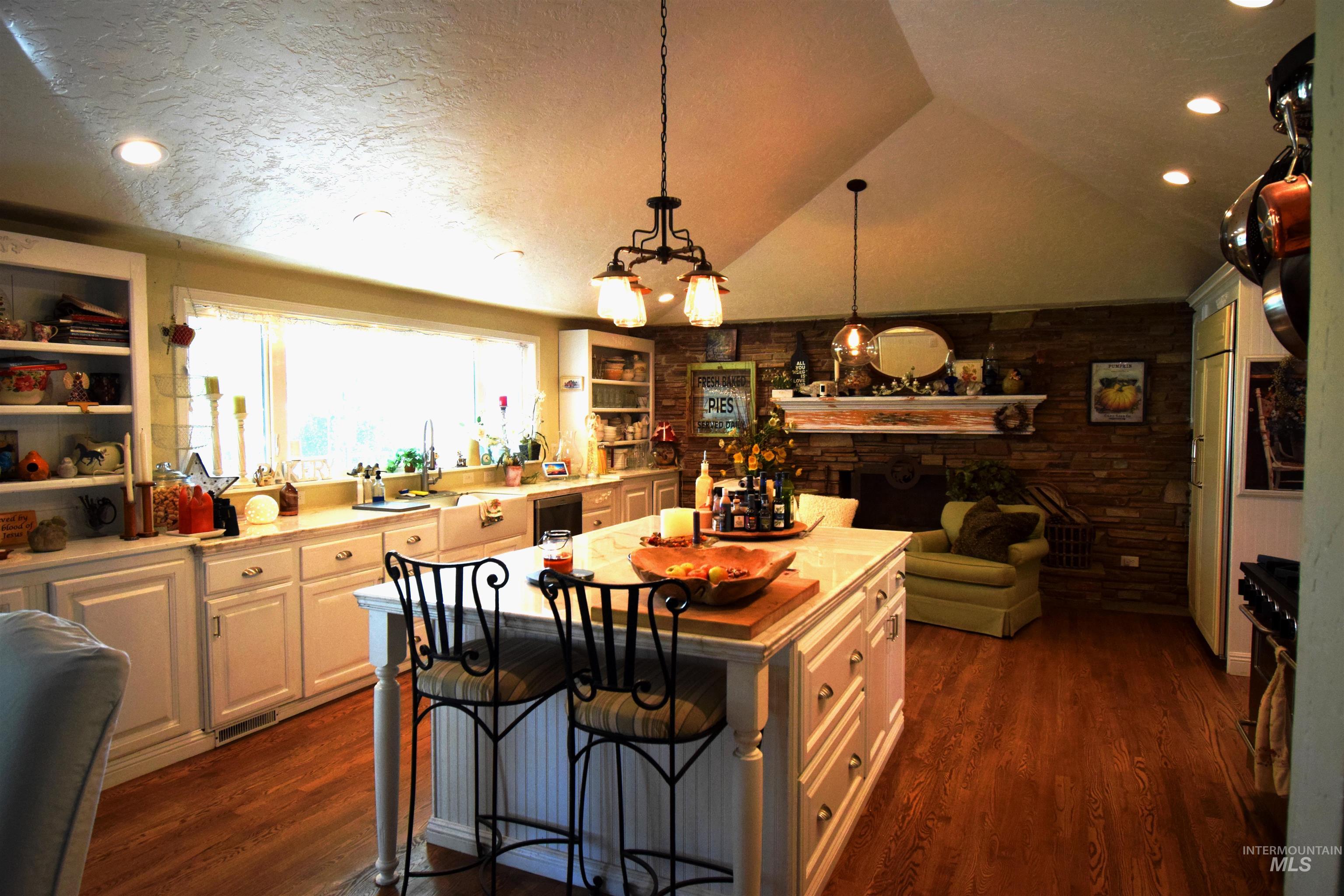 9325 W Wright St, Boise, Idaho 83709, 5 Bedrooms, 3 Bathrooms, Residential For Sale, Price $1,275,000,MLS 98972180