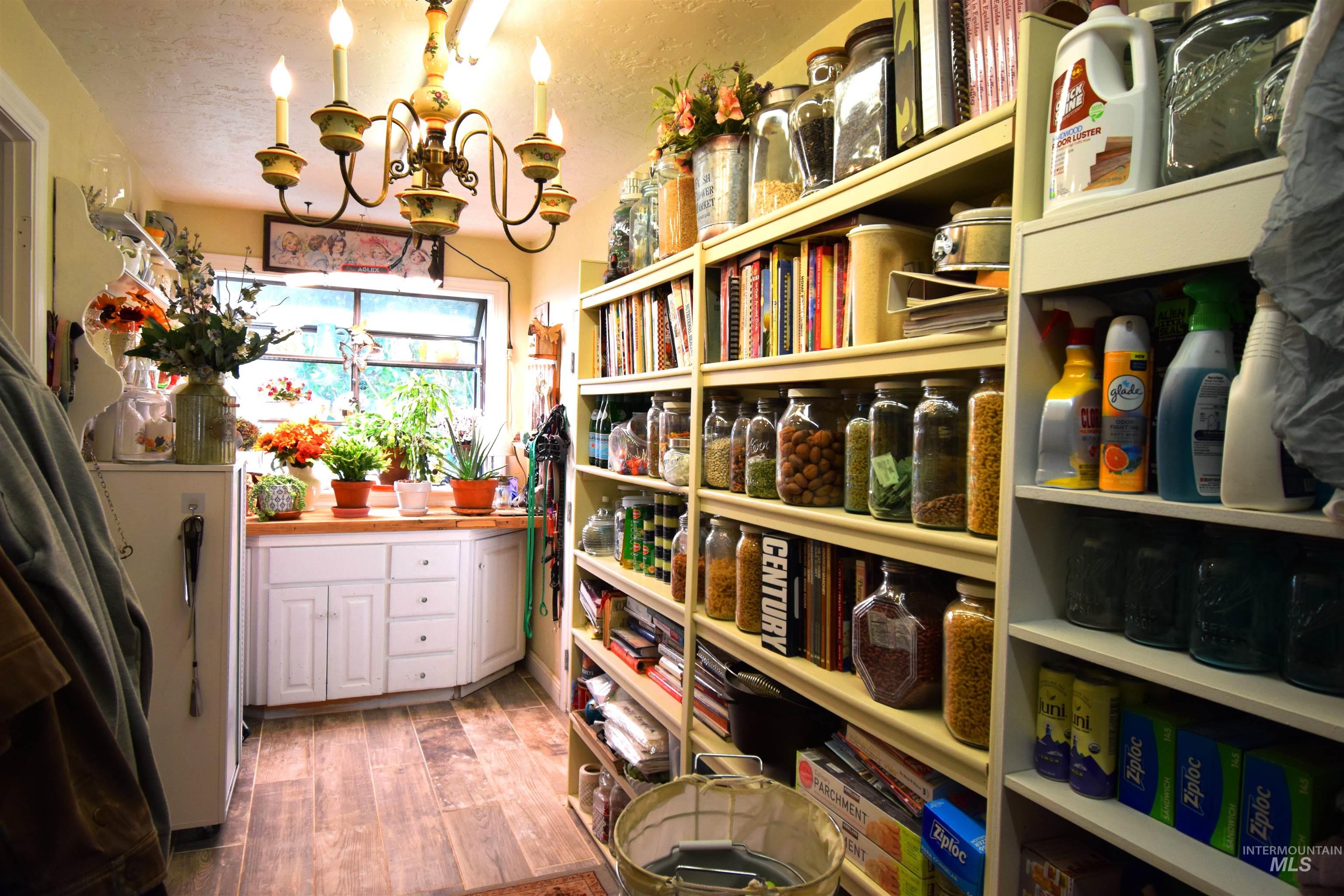 9325 W Wright St, Boise, Idaho 83709, 5 Bedrooms, 3 Bathrooms, Residential For Sale, Price $1,275,000,MLS 98972180