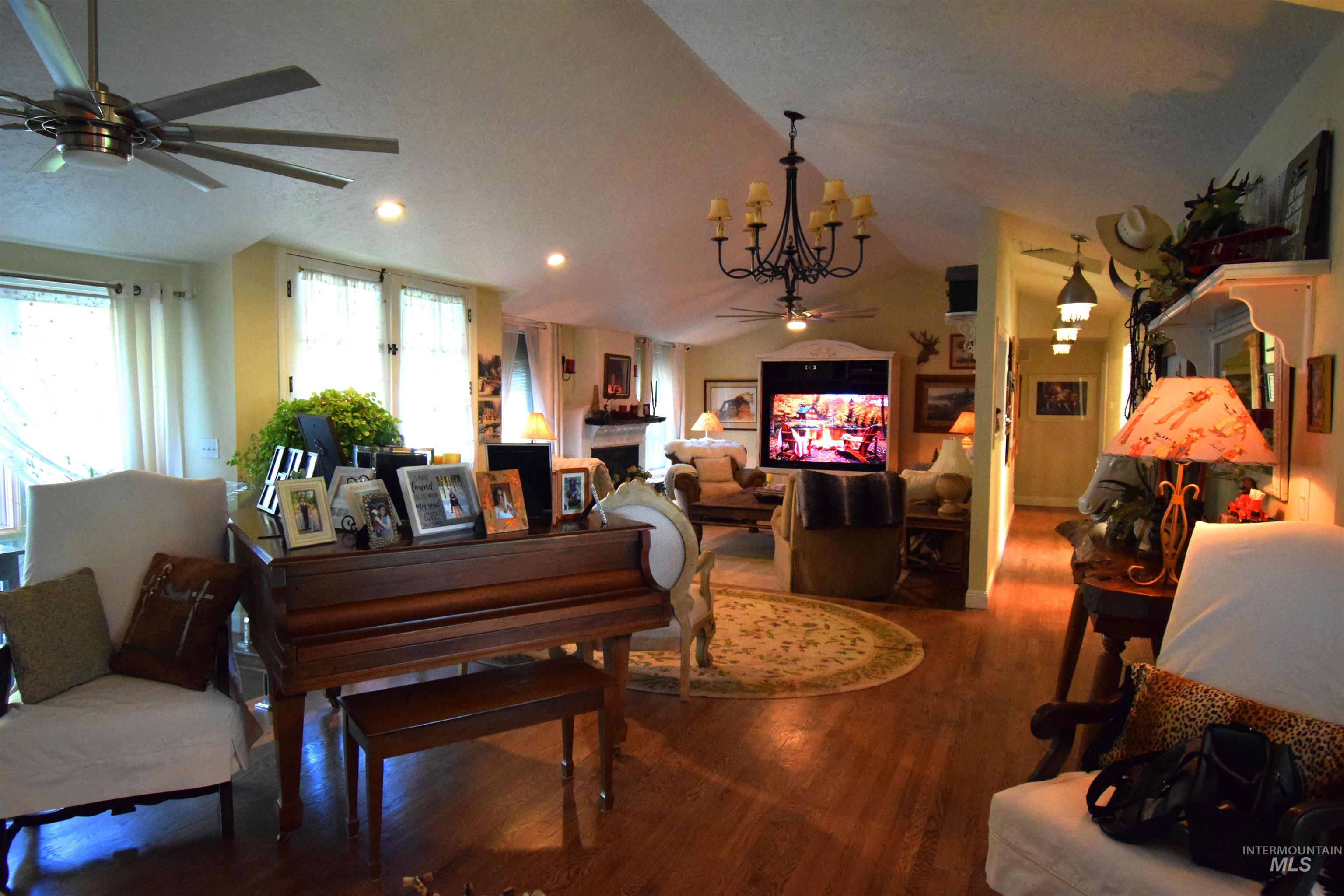 9325 W Wright St, Boise, Idaho 83709, 5 Bedrooms, 3 Bathrooms, Residential For Sale, Price $1,275,000,MLS 98972180