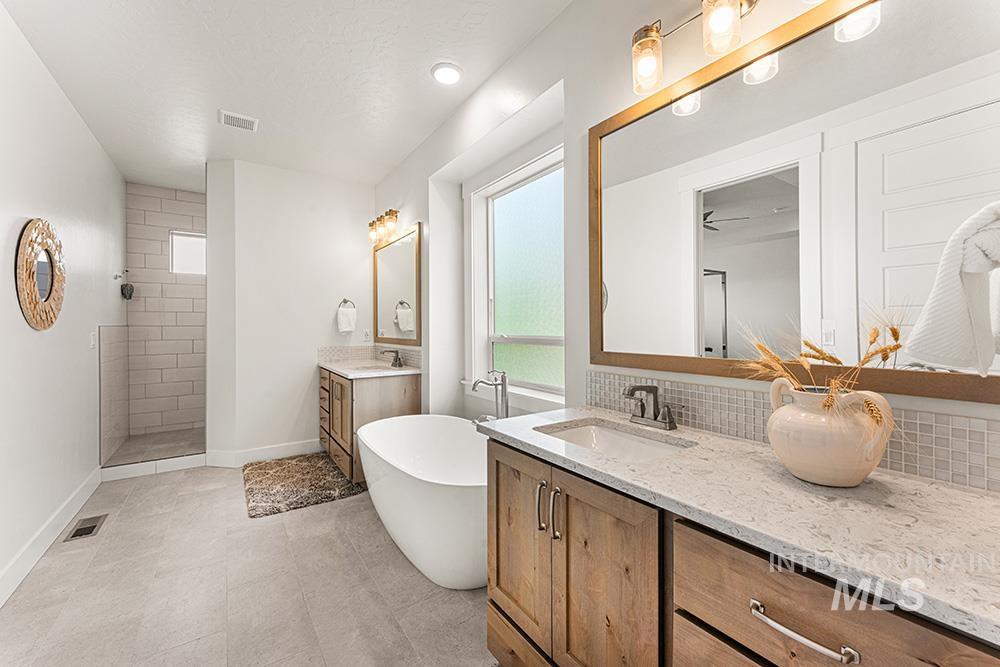 1185 N Seven Golds Pl, Eagle, Idaho 83616, 4 Bedrooms, 2.5 Bathrooms, Residential For Sale, Price $925,000,MLS 98972181