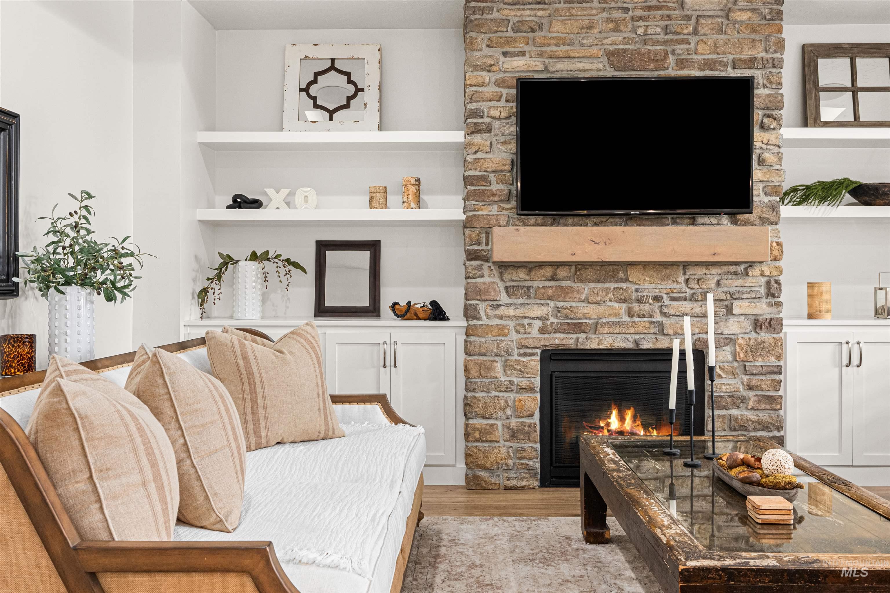 1185 N Seven Golds Pl, Eagle, Idaho 83616, 4 Bedrooms, 2.5 Bathrooms, Residential For Sale, Price $925,000,MLS 98972181